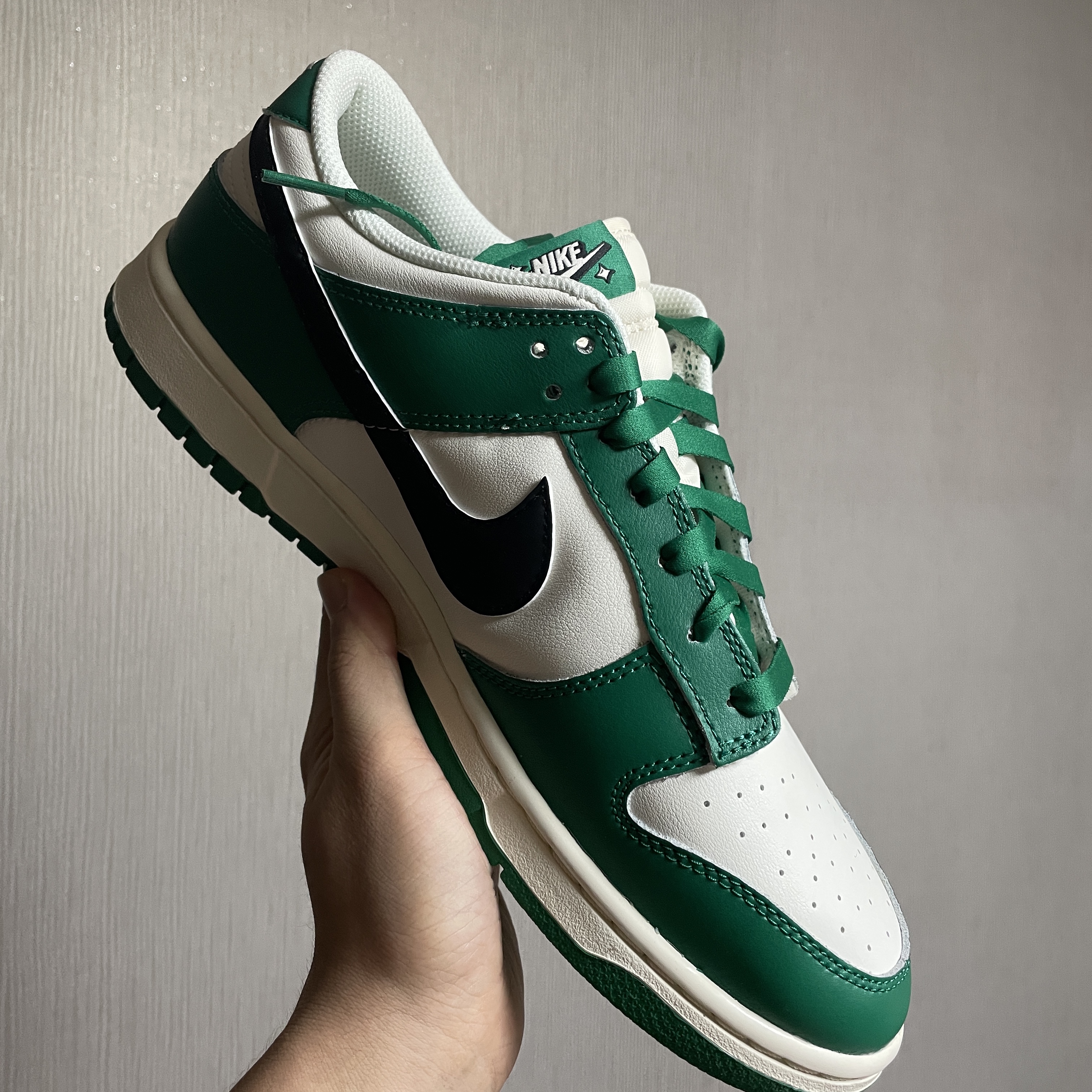 Nike Dunk Low Retro SE Jackpot Malachite 착용 스타일 - 1