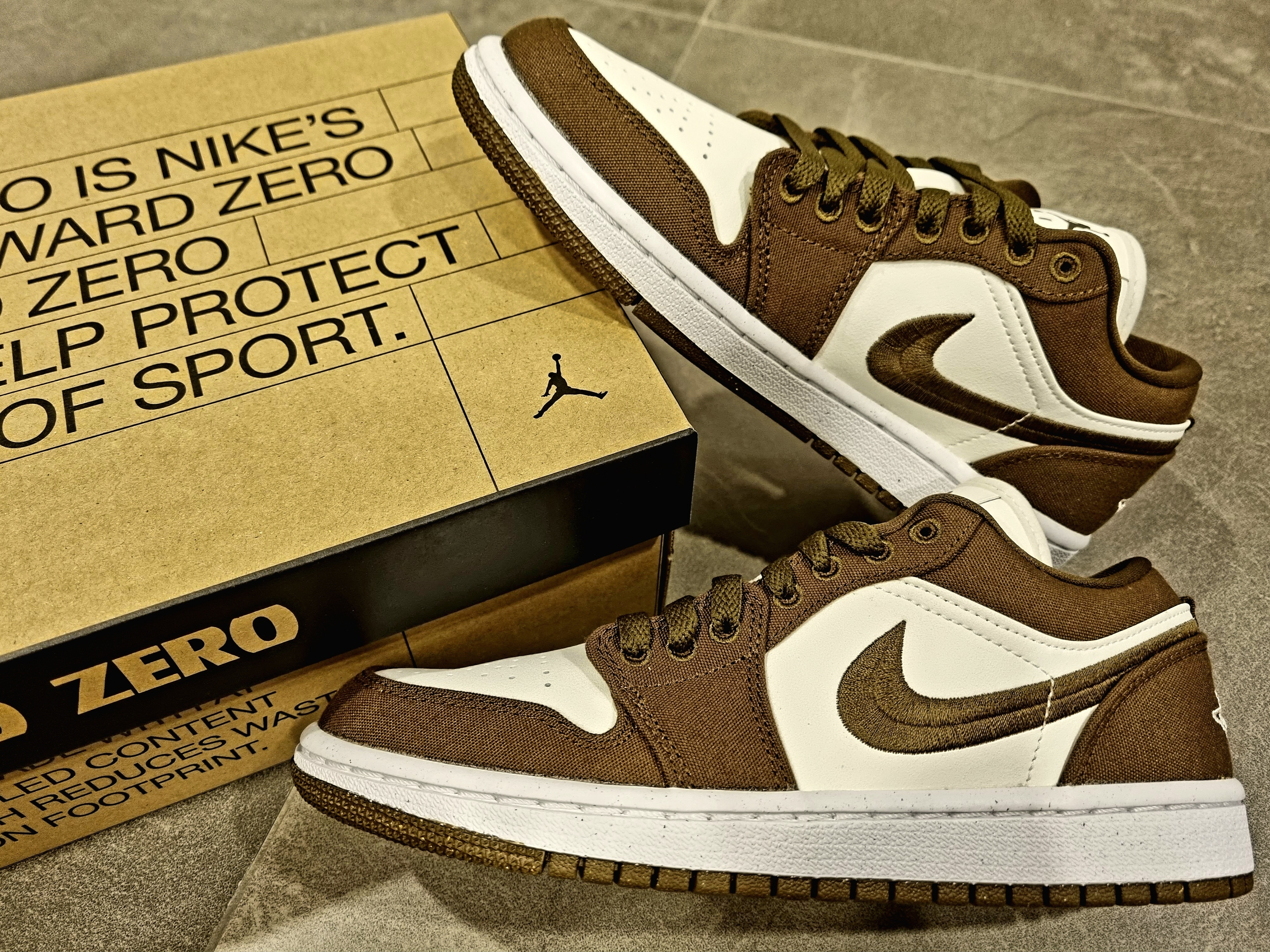 (W) Jordan 1 Low SE Light Olive 착용 스타일 - 4