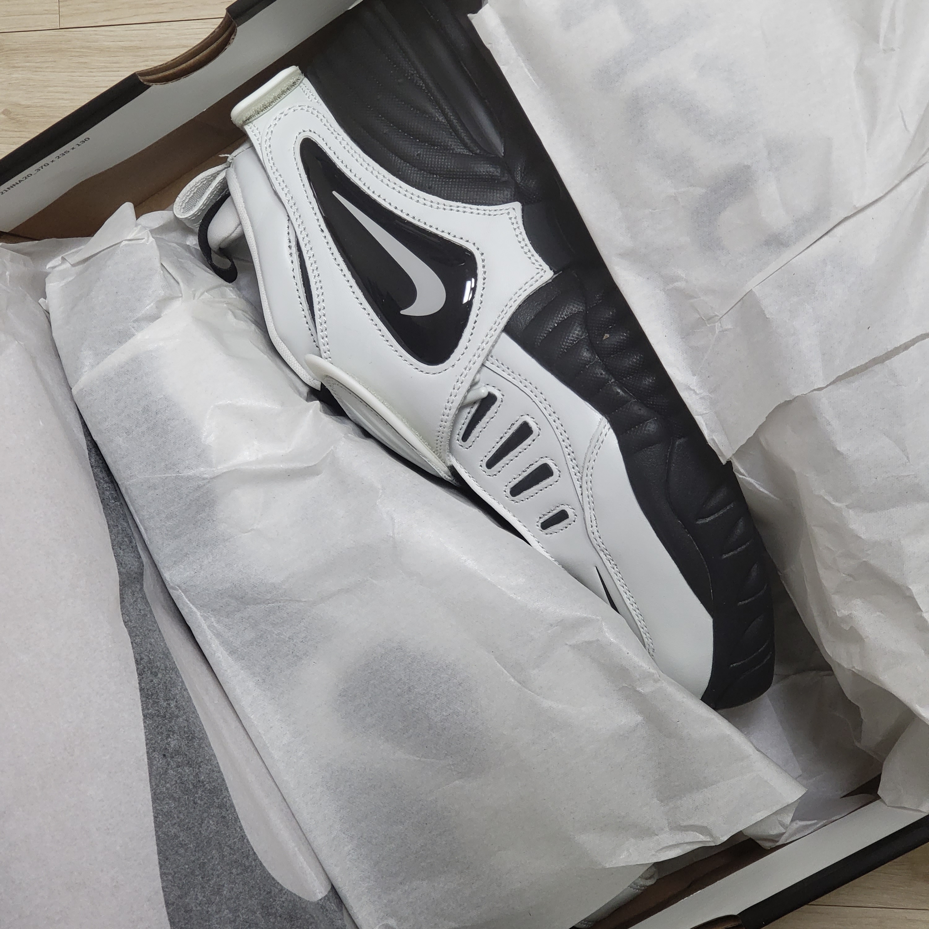 Nike x Ambush Air Adjust Force SP Summit White and Black 착용 스타일 - 4