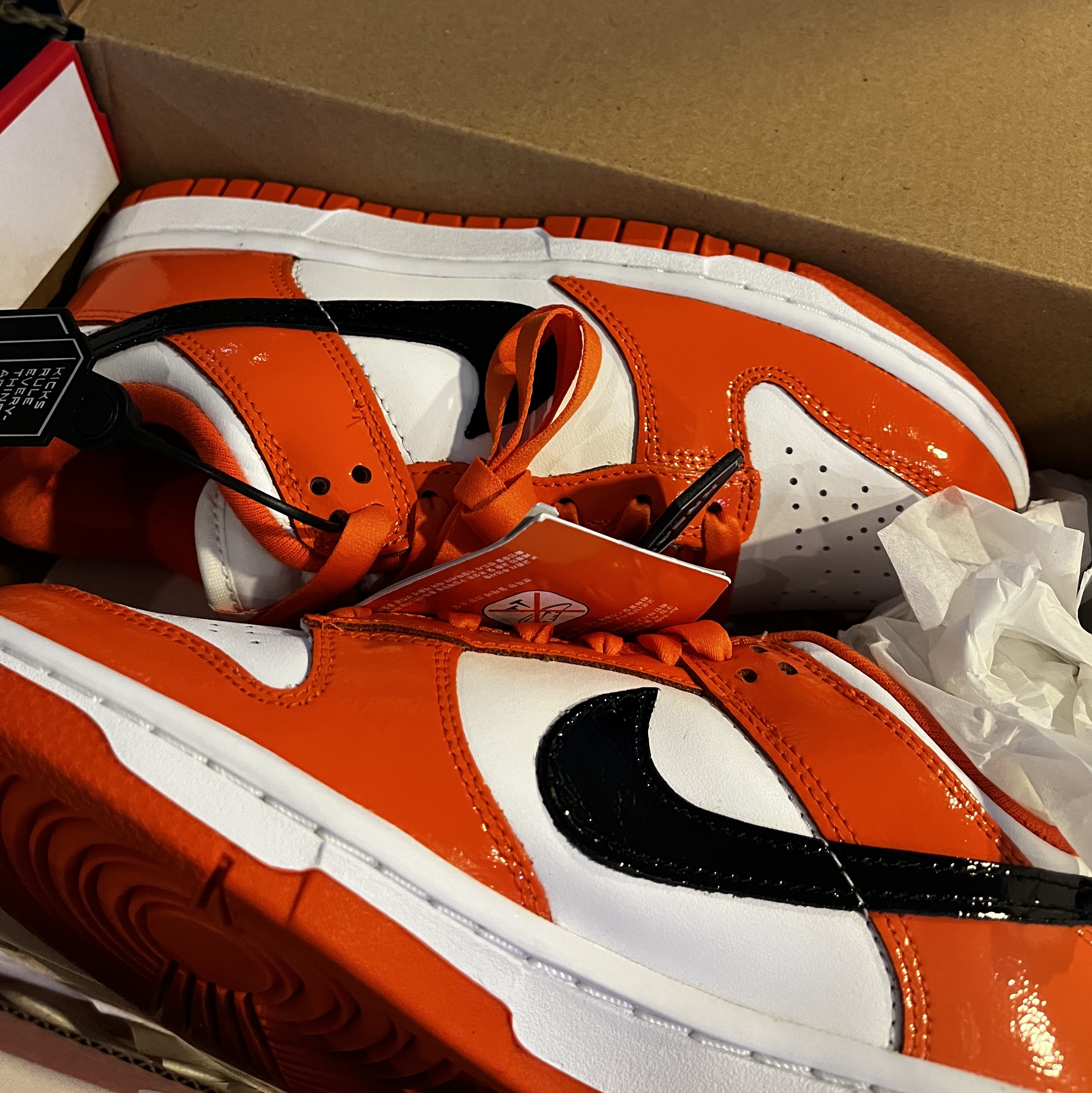 (W) Nike Dunk Low Essential Brilliant Orange 착용 스타일