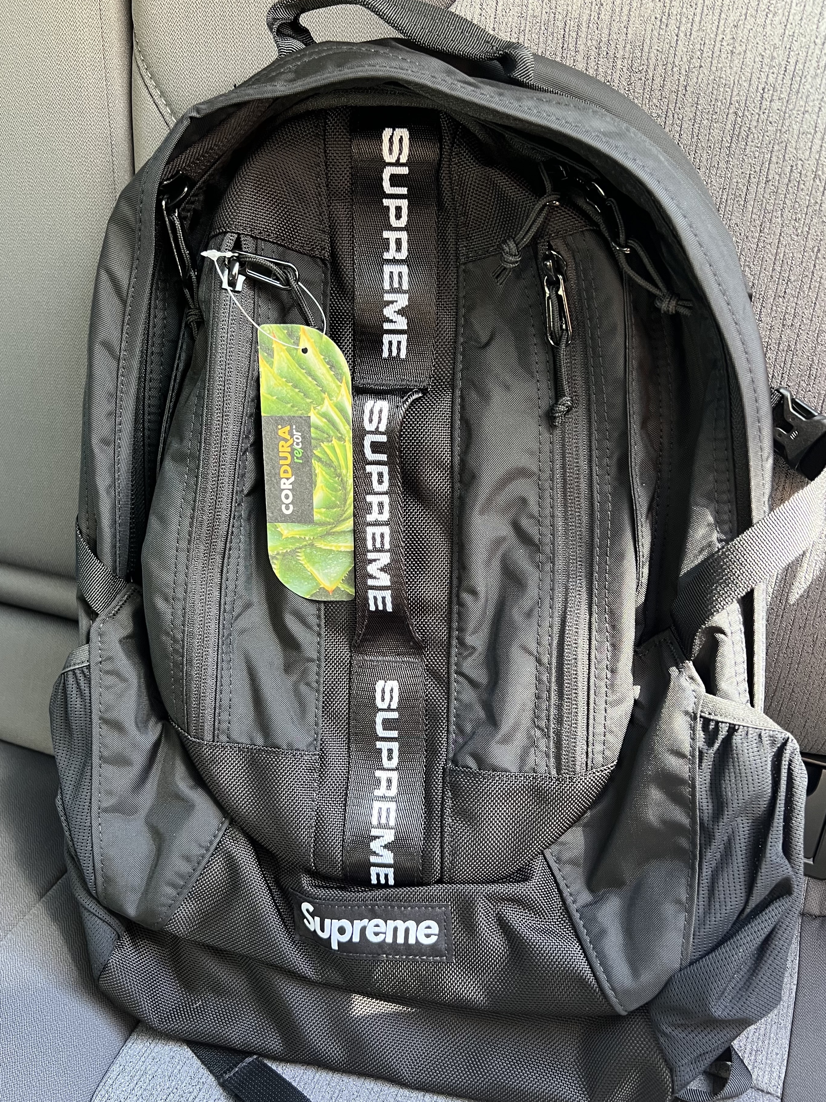 Supreme Backpack Black - 22FW 착용 스타일 - 2