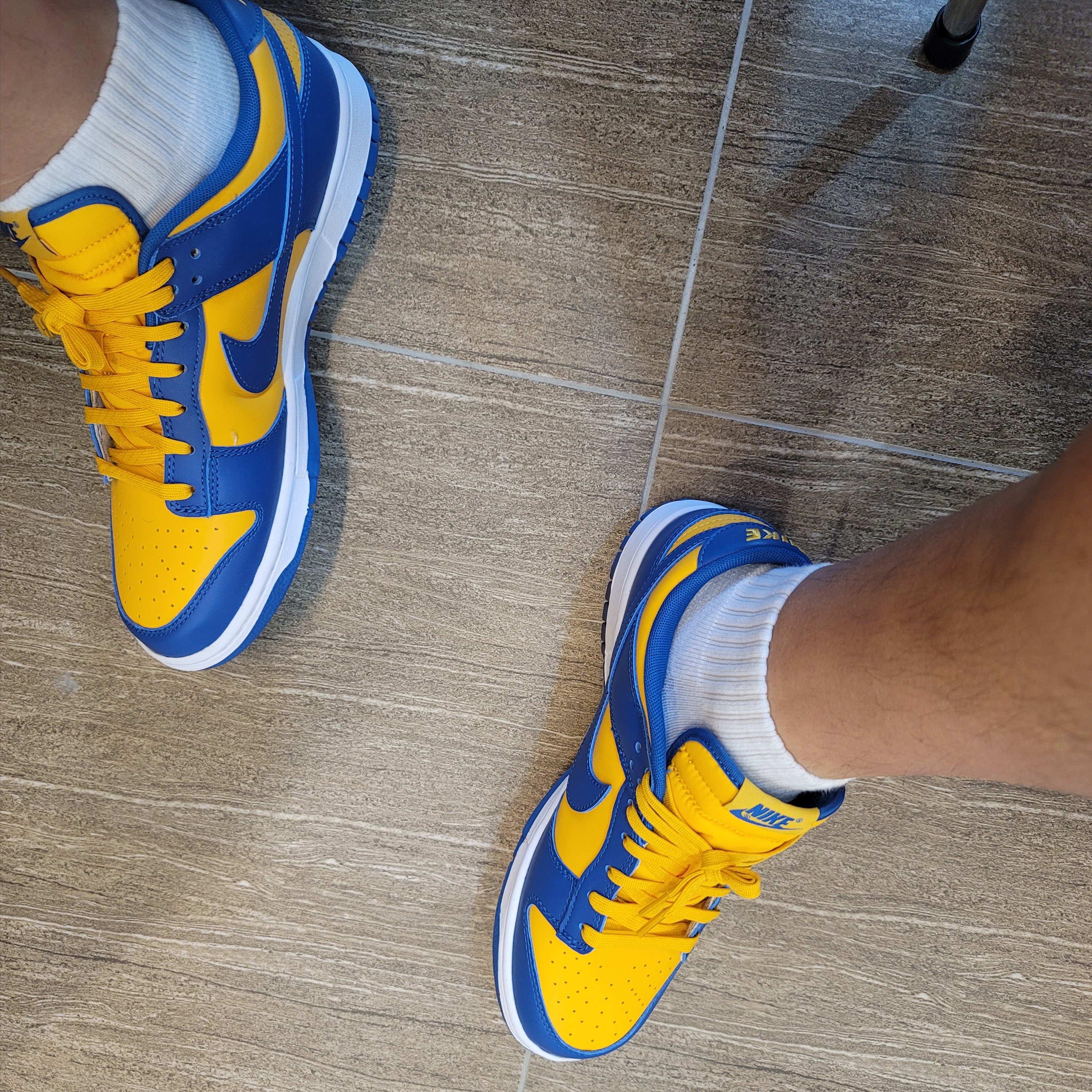Nike Dunk Low Retro Blue Jay and University Gold 착용 스타일