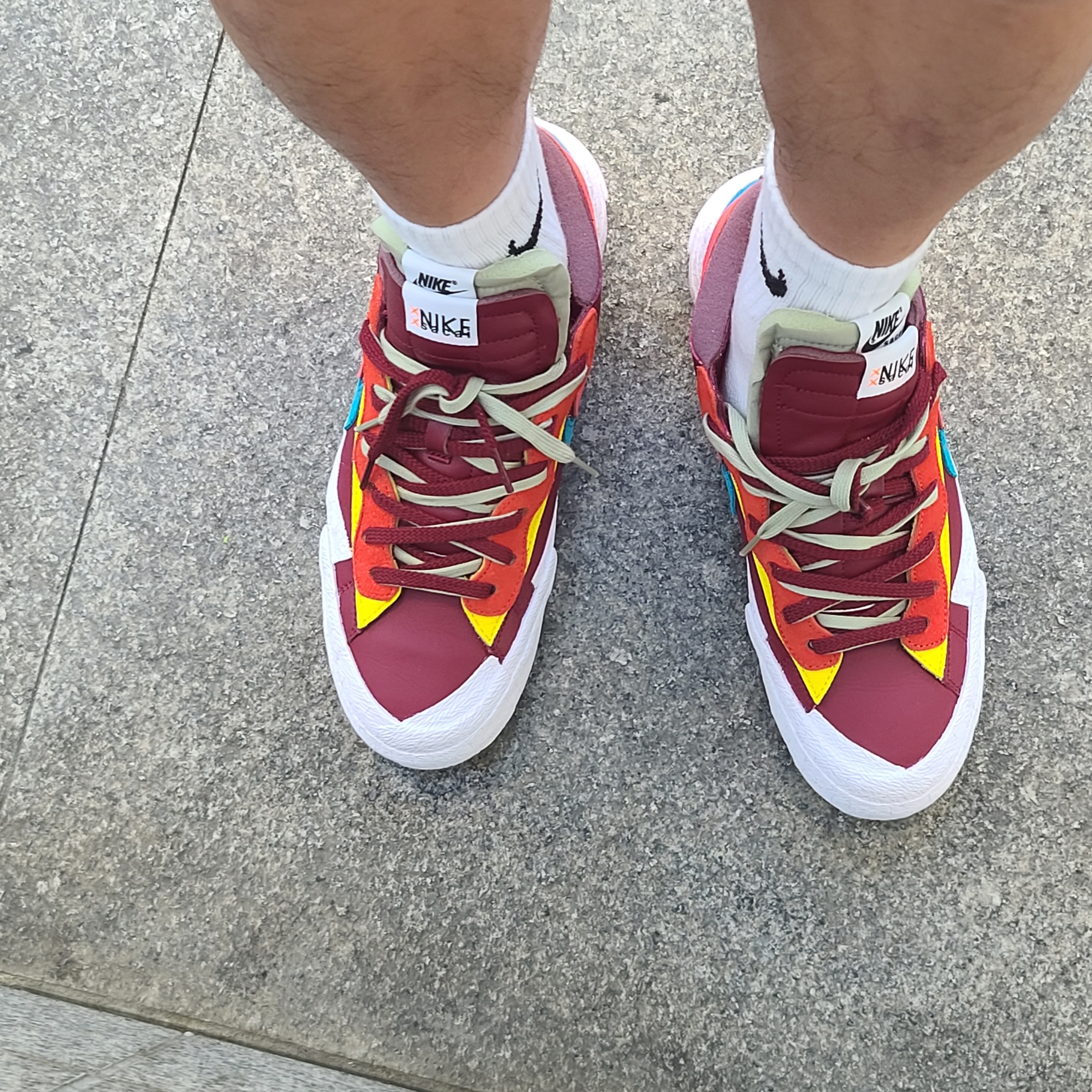 Nike x Sacai x Kaws Blazer Low Team Red 착용 스타일 - 3