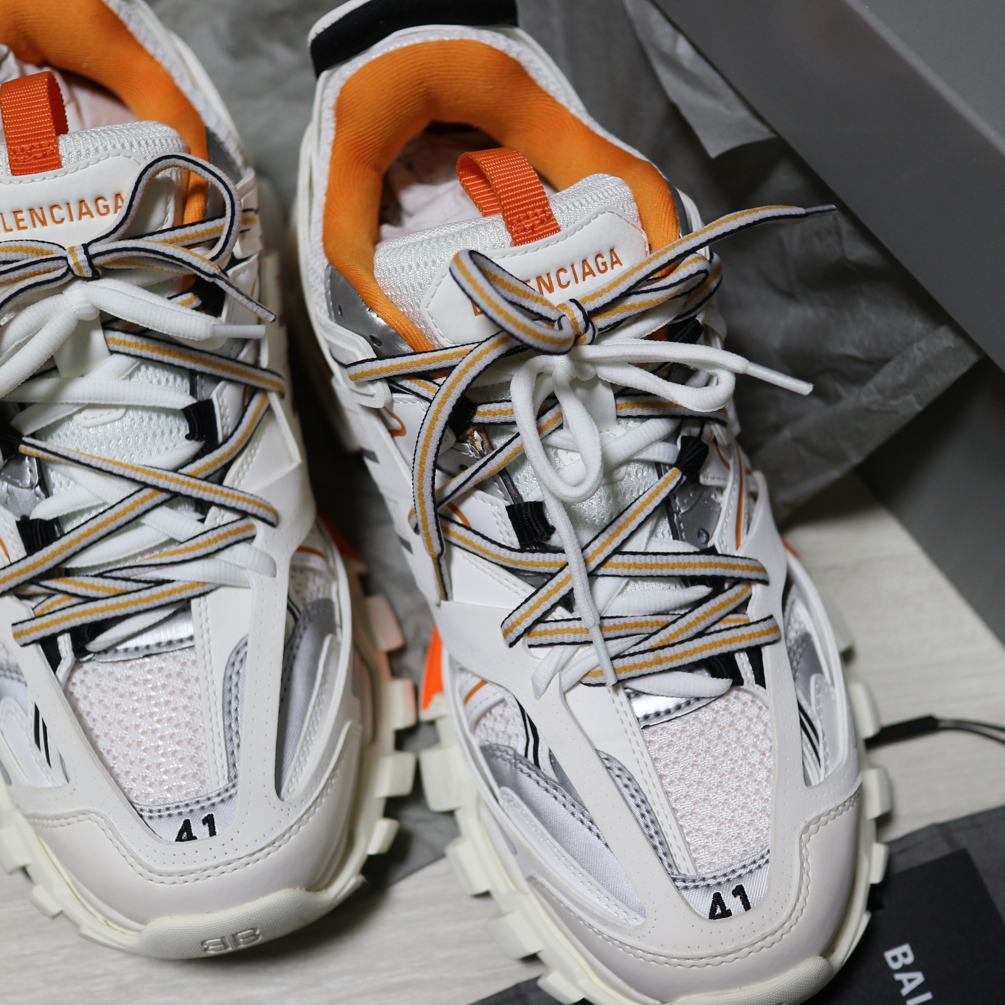 Balenciaga Track Sneakers White Orange 2019 착용 스타일