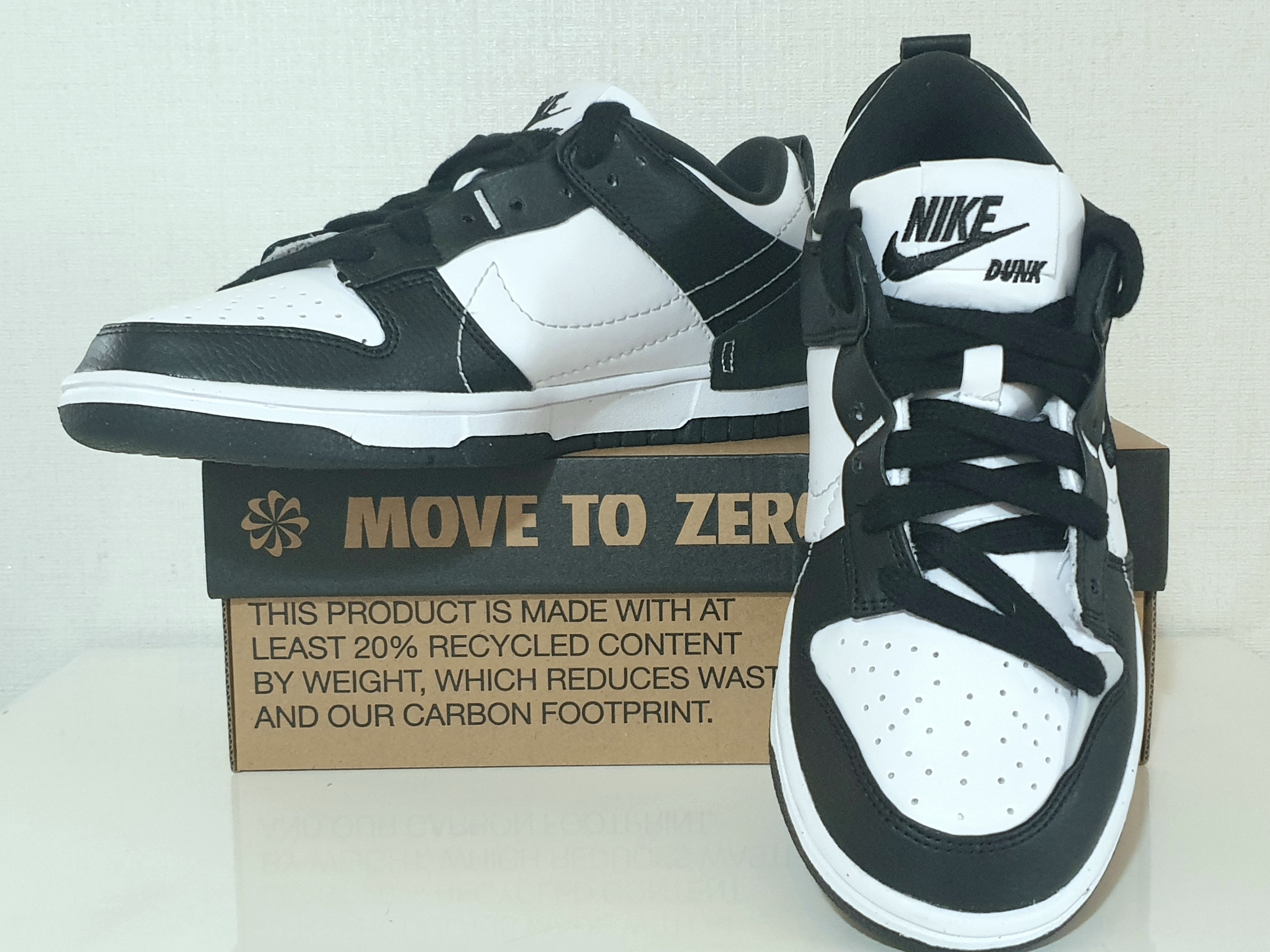 (W) Nike Dunk Low Disrupt 2 Black White 착용 스타일 - 1