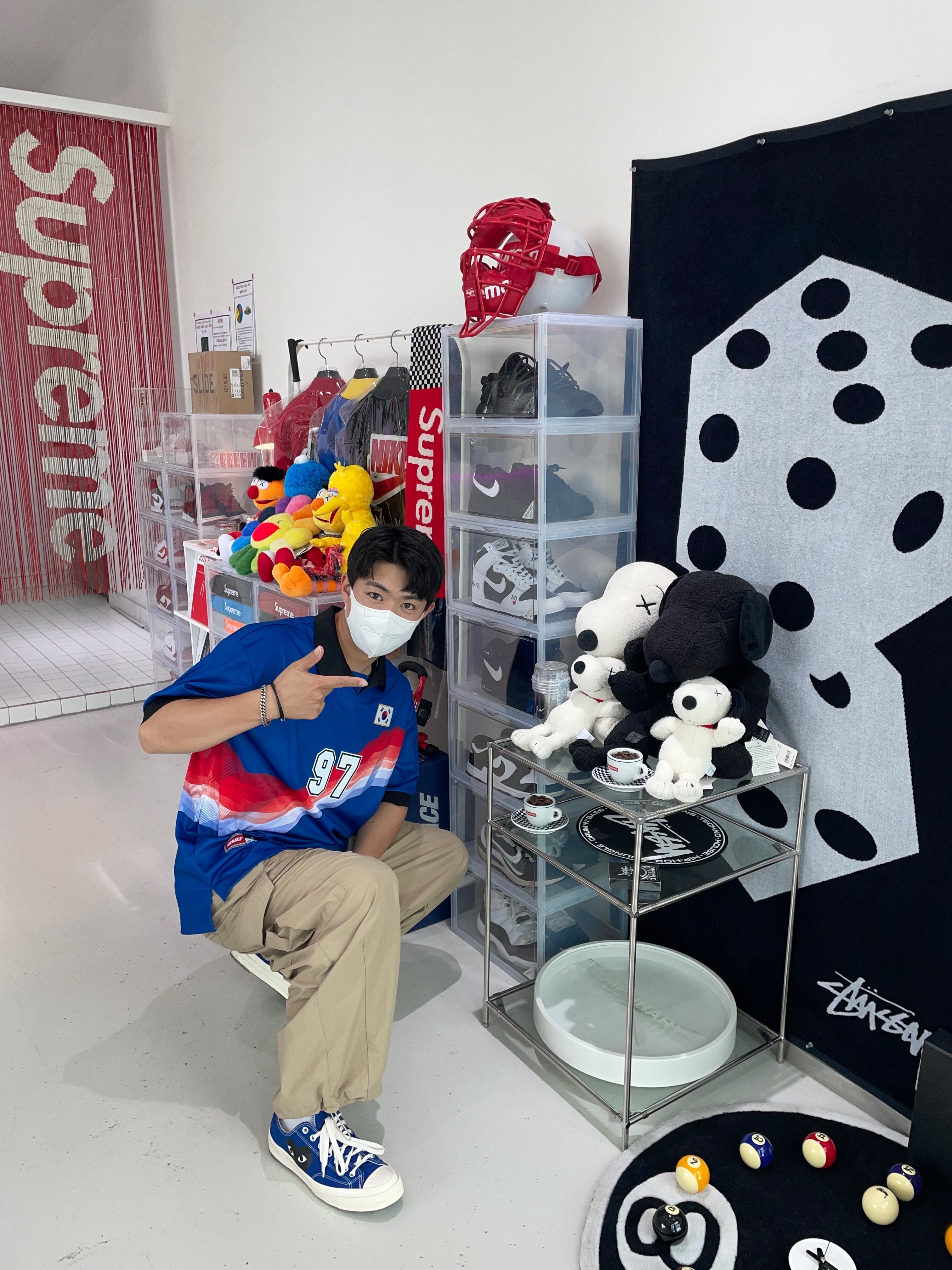 Converse x Play Comme des Garcons Chuck 70 Ox Blue Quartz, Supreme Backpack Silver - 22SS 착용 스타일 - 3