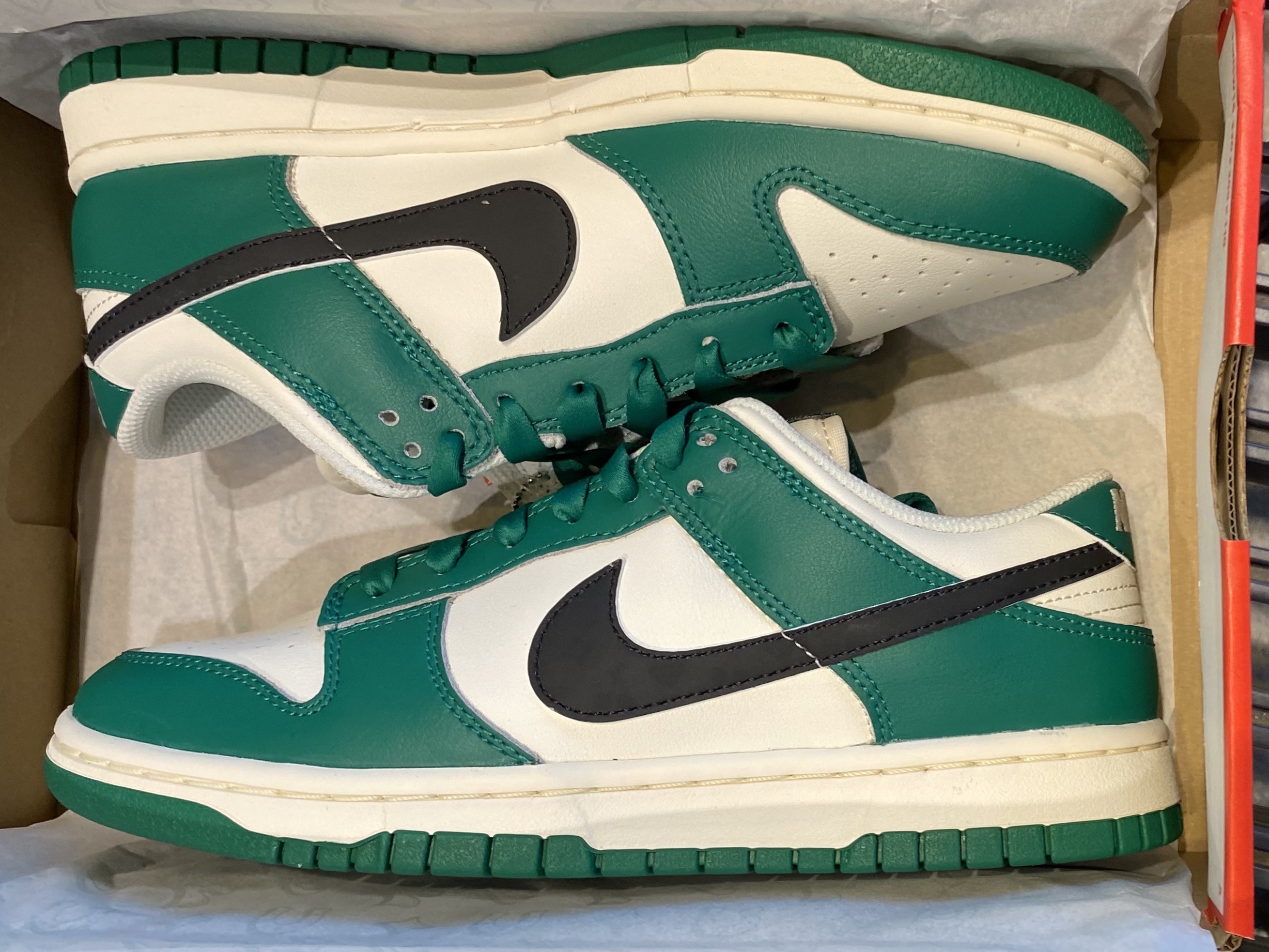 Nike Dunk Low Retro SE Jackpot Malachite 착용 스타일