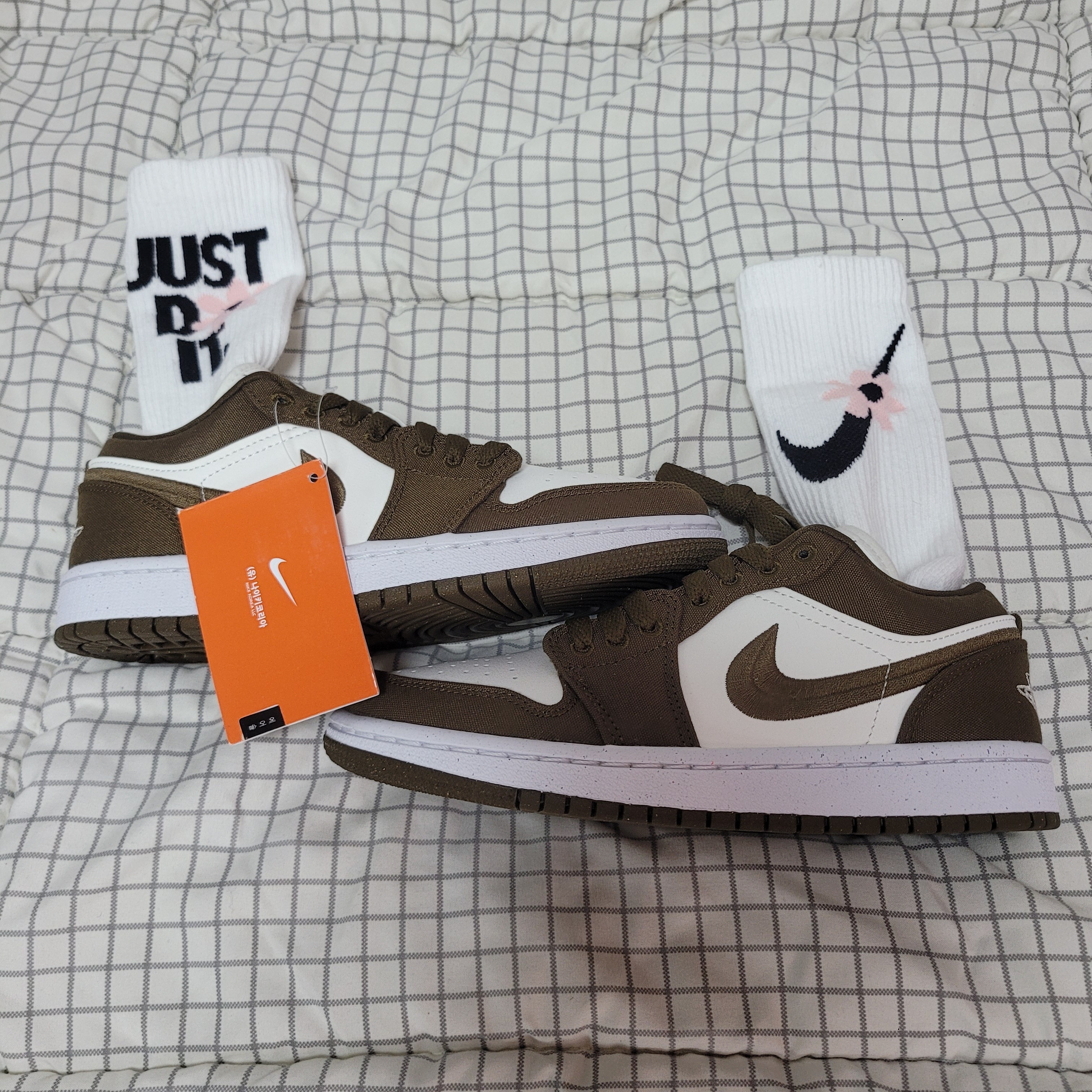 (W) Jordan 1 Low SE Light Olive 착용 스타일
