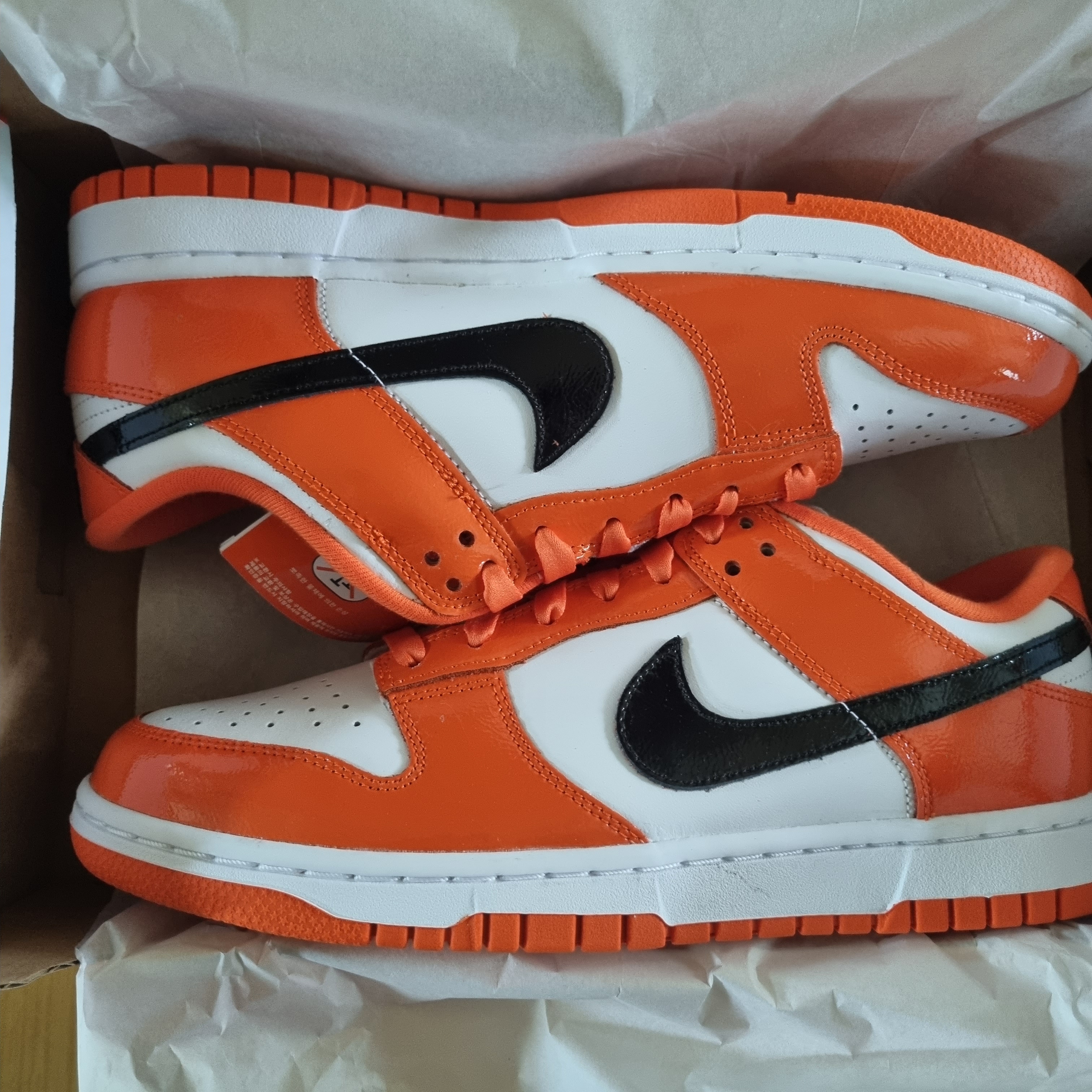 (W) Nike Dunk Low Essential Brilliant Orange 착용 스타일