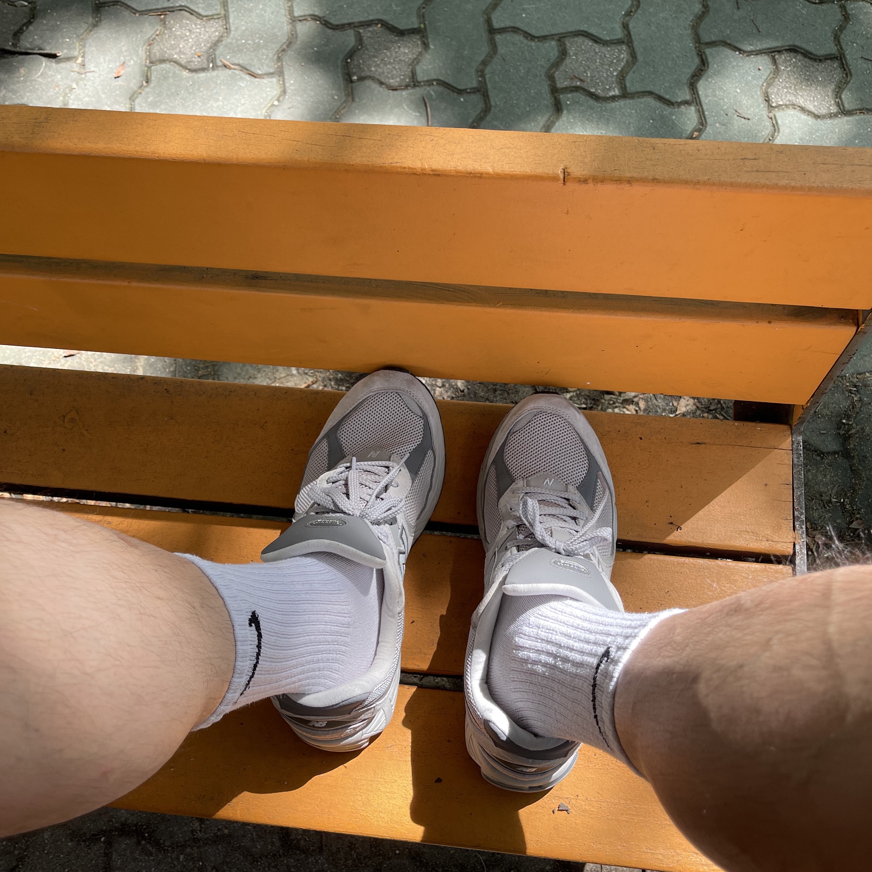 New Balance 2002R T2 Gray 착용 스타일 - 1