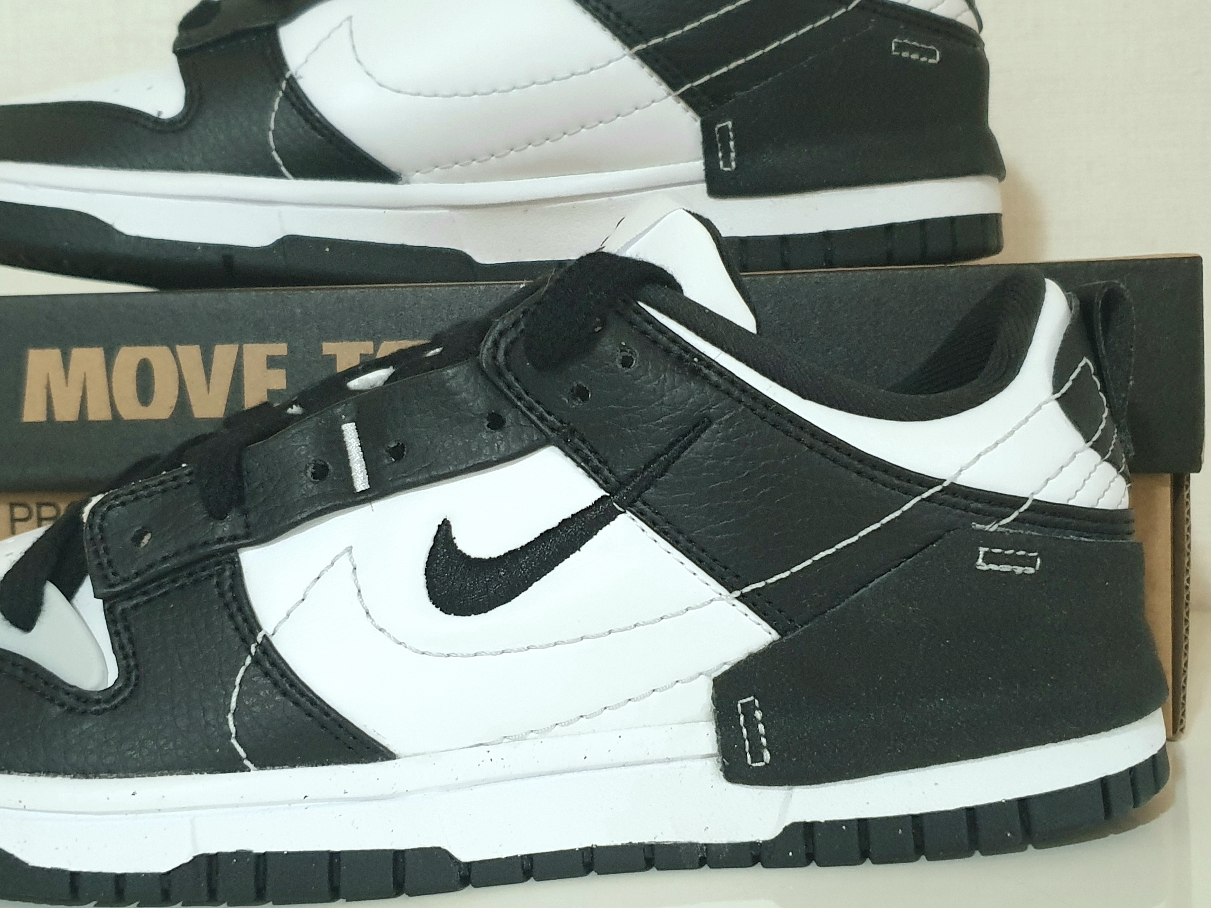(W) Nike Dunk Low Disrupt 2 Black White 착용 스타일 - 3
