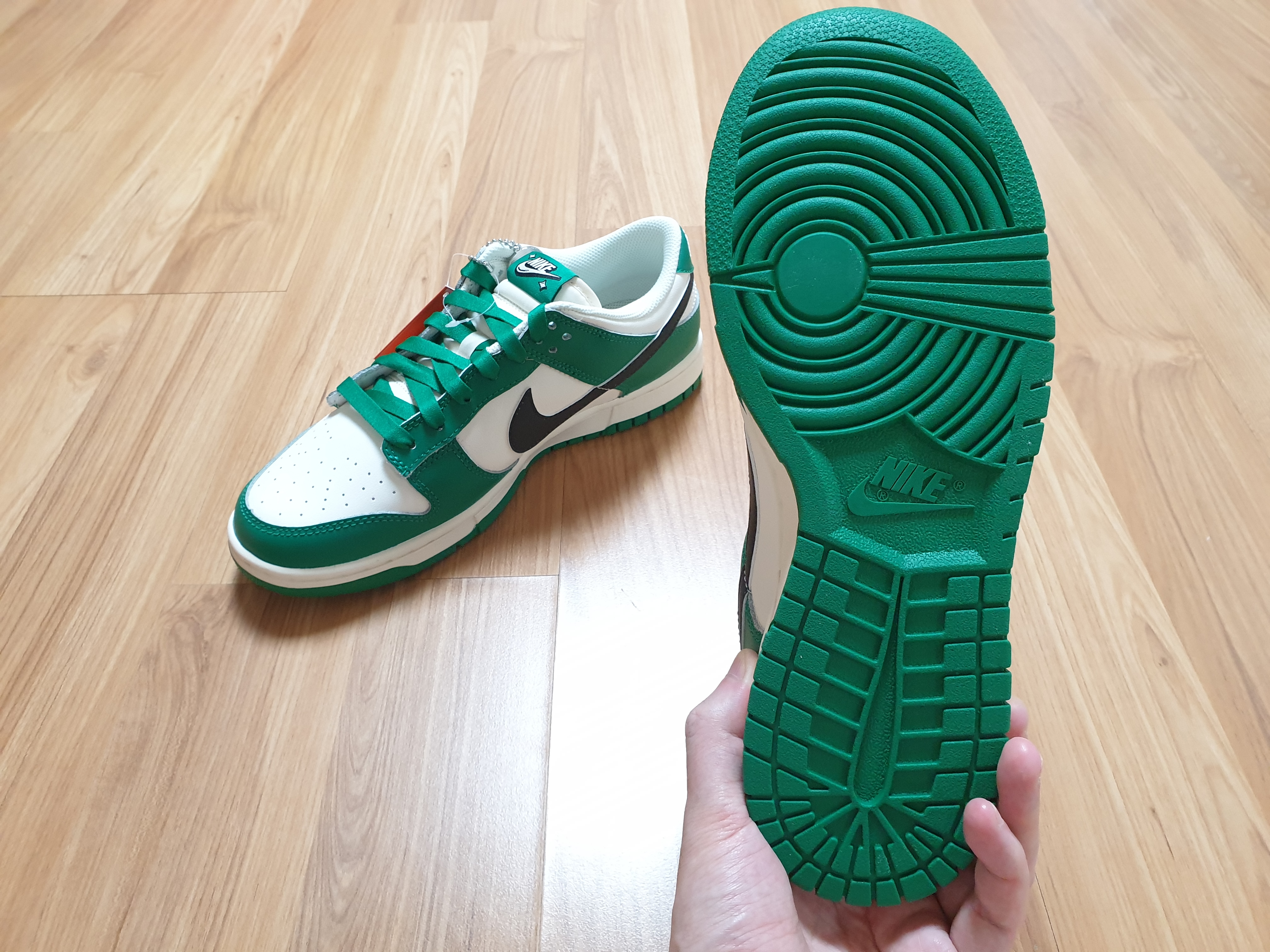 Nike Dunk Low Retro SE Jackpot Malachite 착용 스타일 - 5