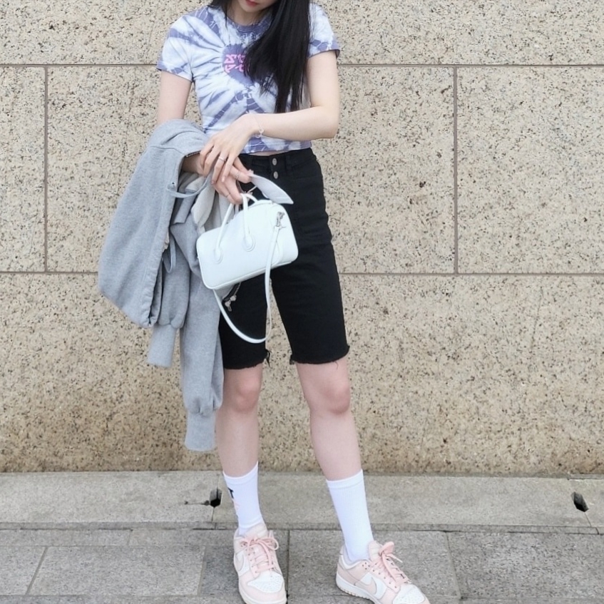 (W) Nike Dunk Low Orange Pearl, (Kids) Nike Everyday Plus Socks Pink White (6 Pack/Korean Ver.) 착용 스타일 - 1