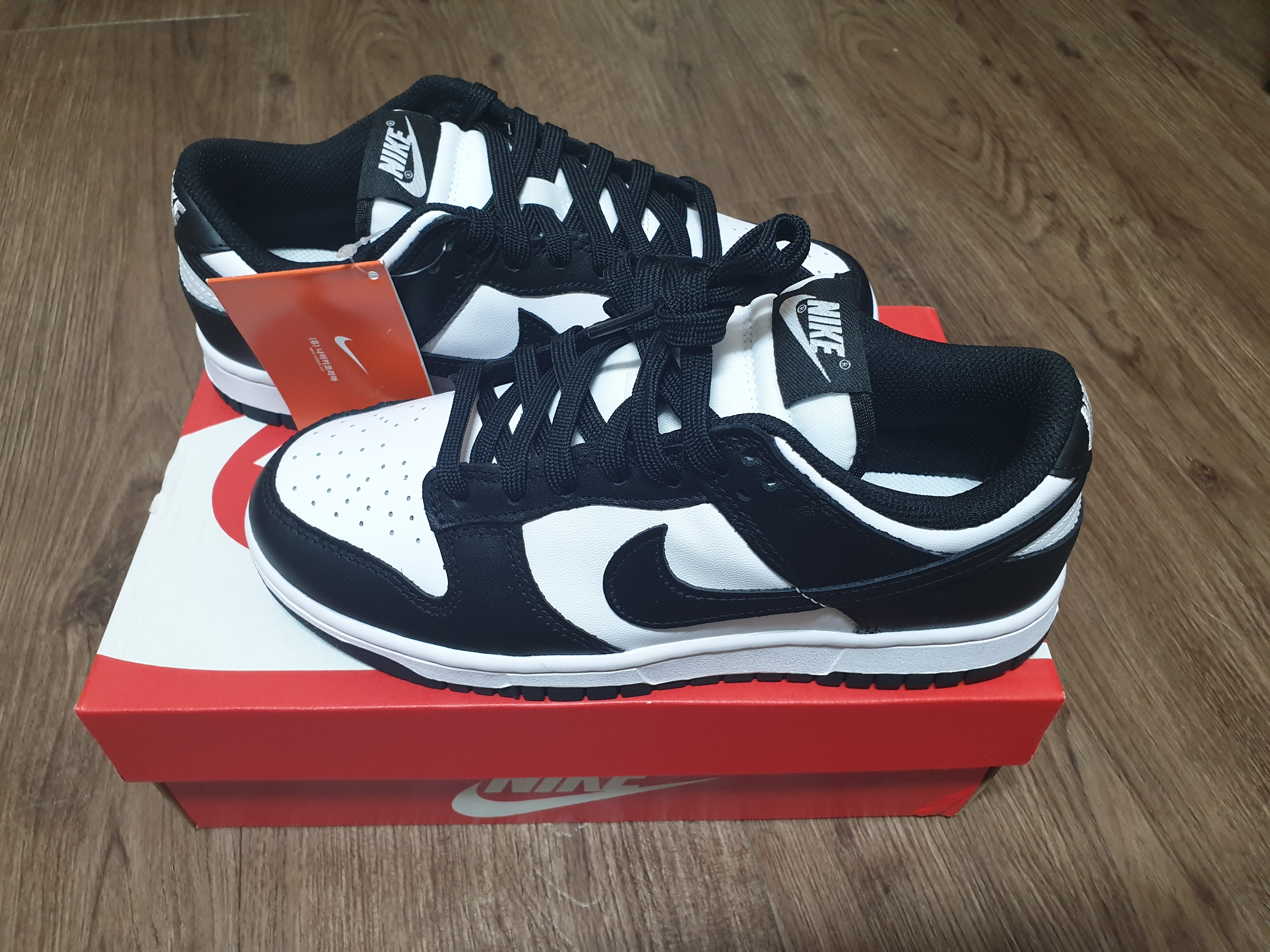 (W) Nike Dunk Low Black 착용 스타일