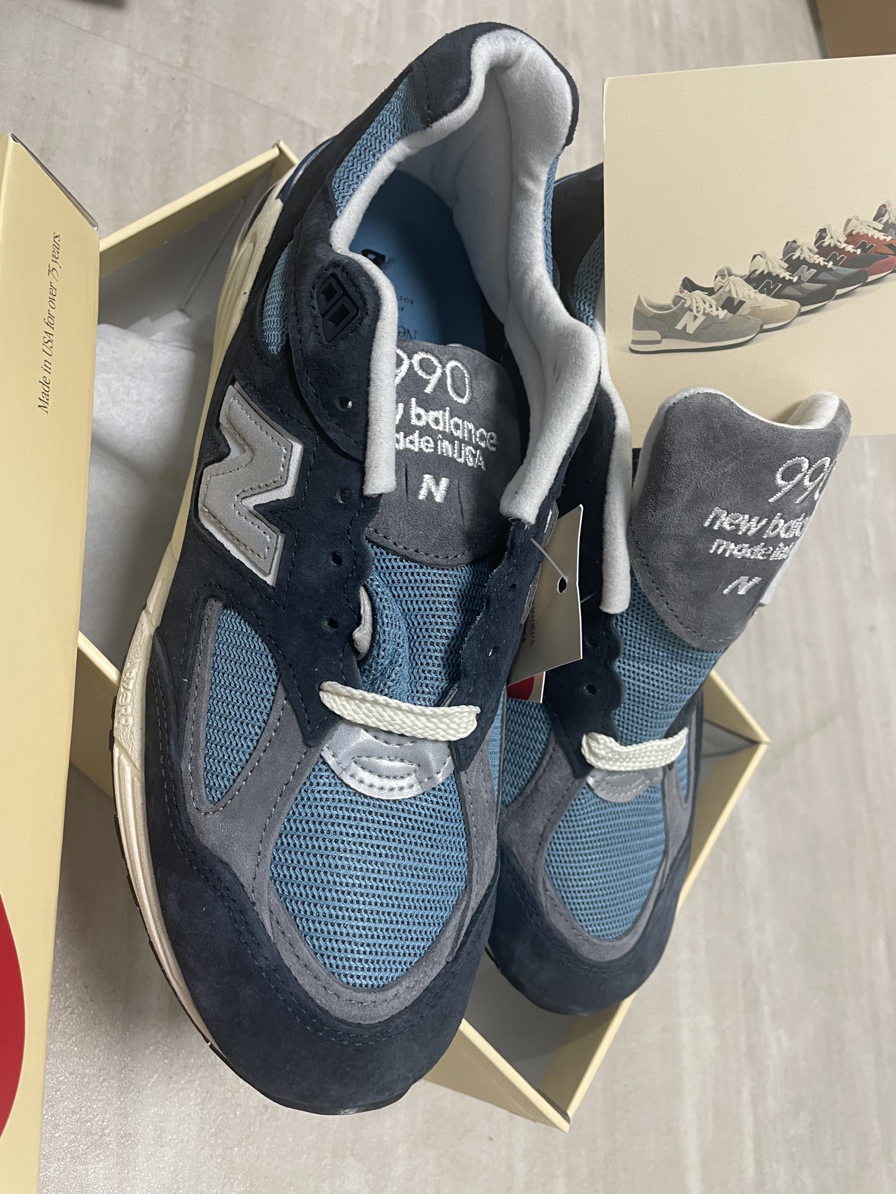 New Balance 990v2 Made in USA Navy Castlerock 착용 스타일 - 2
