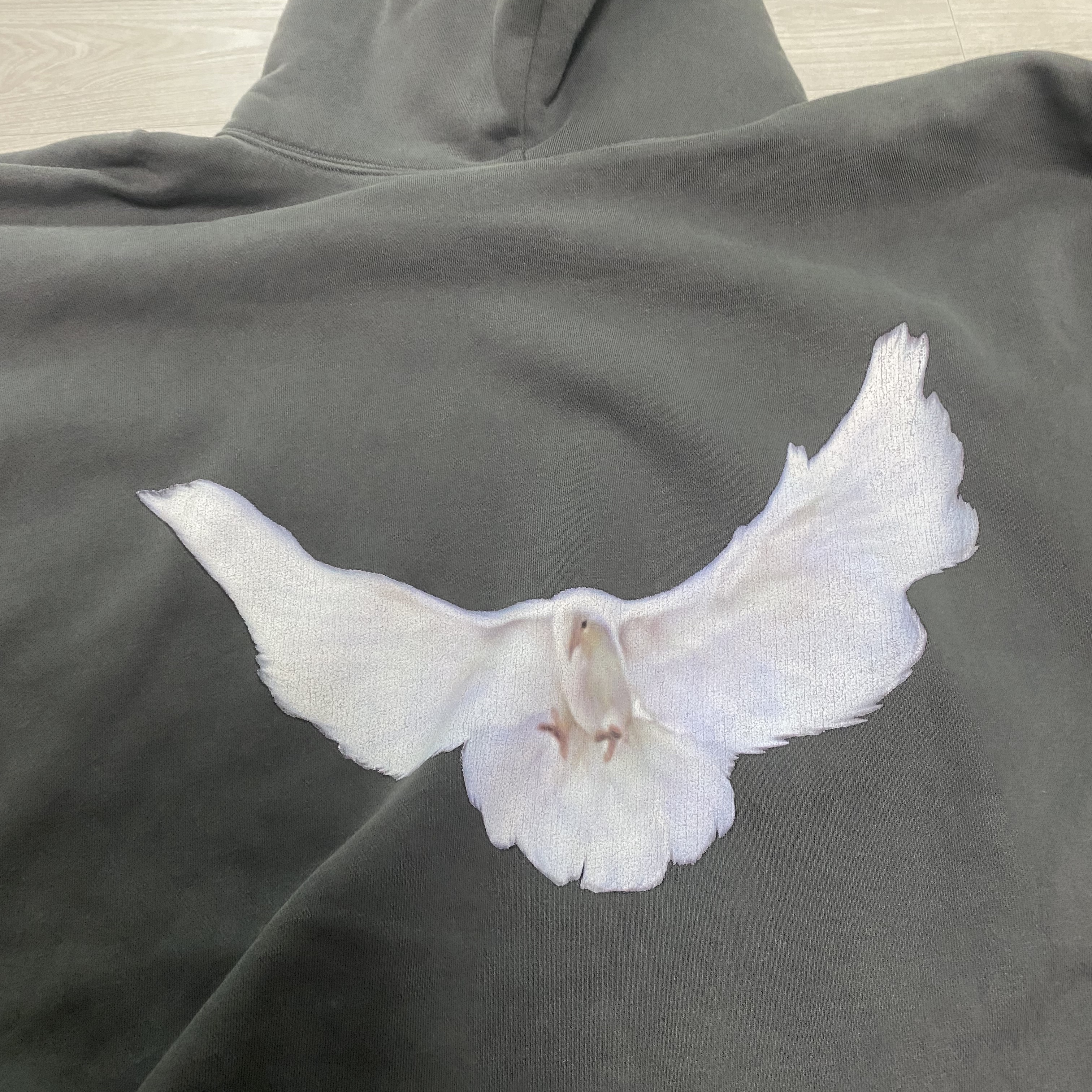 Yeezy Gap Engineered By Balenciaga Dove Hoodie Black 착용 스타일