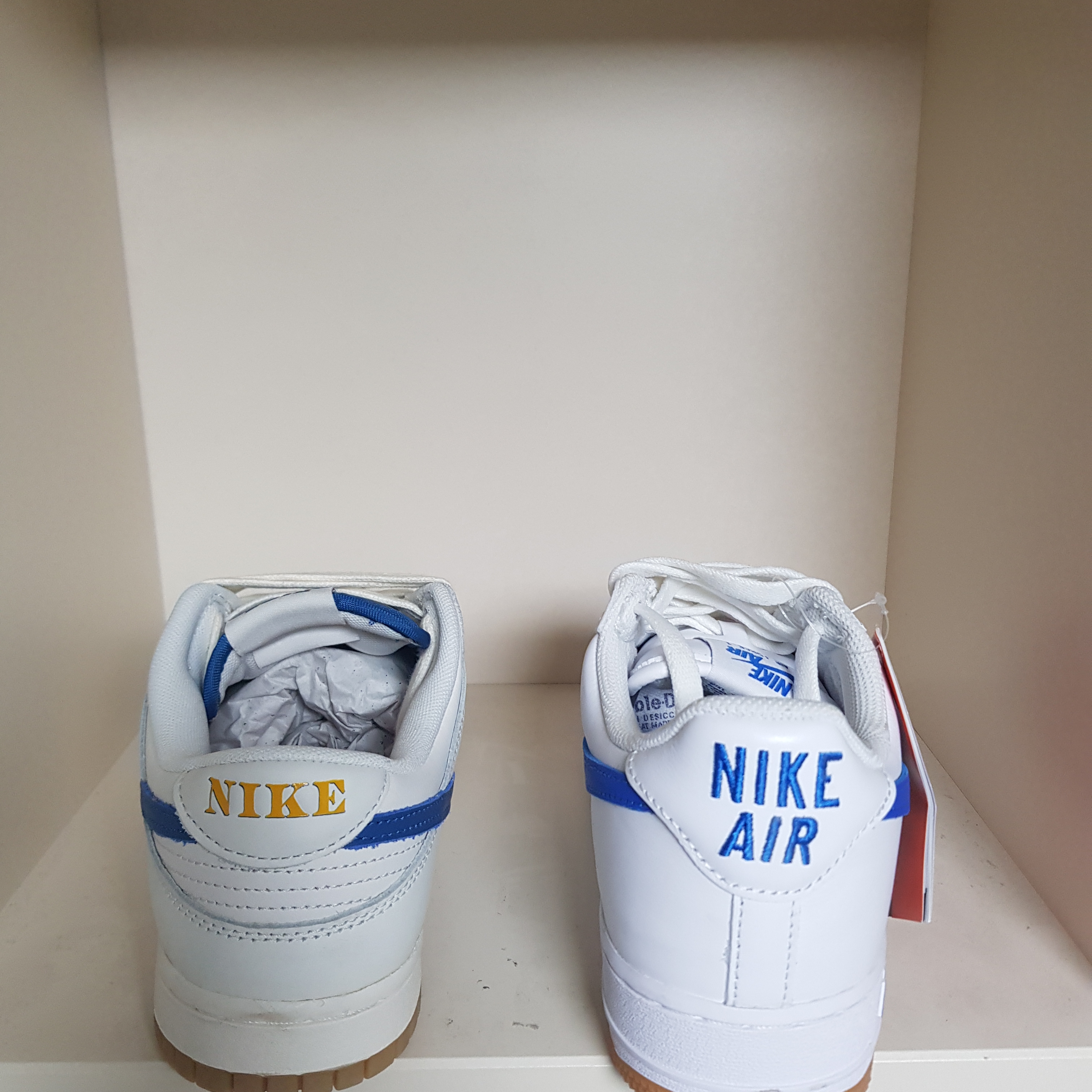 Nike Dunk Low SE Sail Dark Marina Blue, Nike Air Force 1 Low Retro Color of the Month Varsity Royal 착용 스타일 - 3