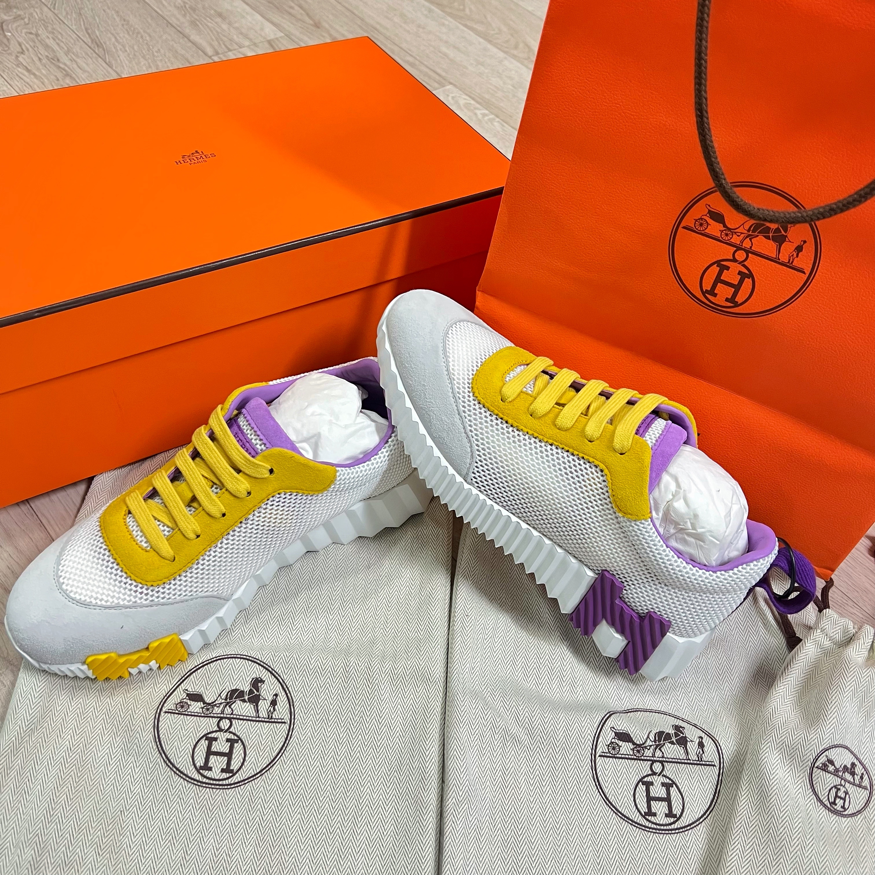 (W) Hermes Bouncing Sneakers Mesh Suede Goatskin & Multicolore Blanc 착용 스타일