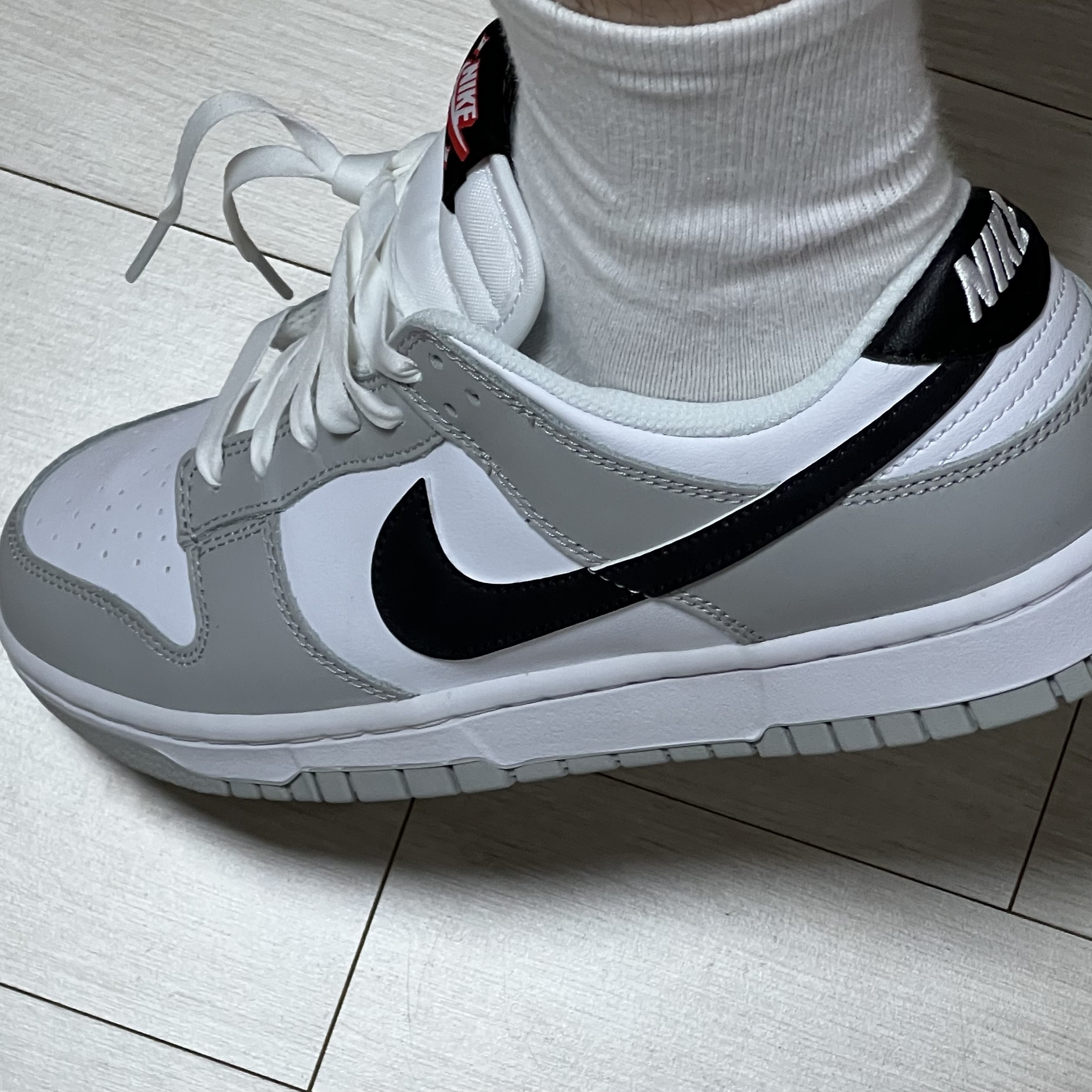 Nike Dunk Low Retro SE Jackpot Grey Fog 착용 스타일 - 3