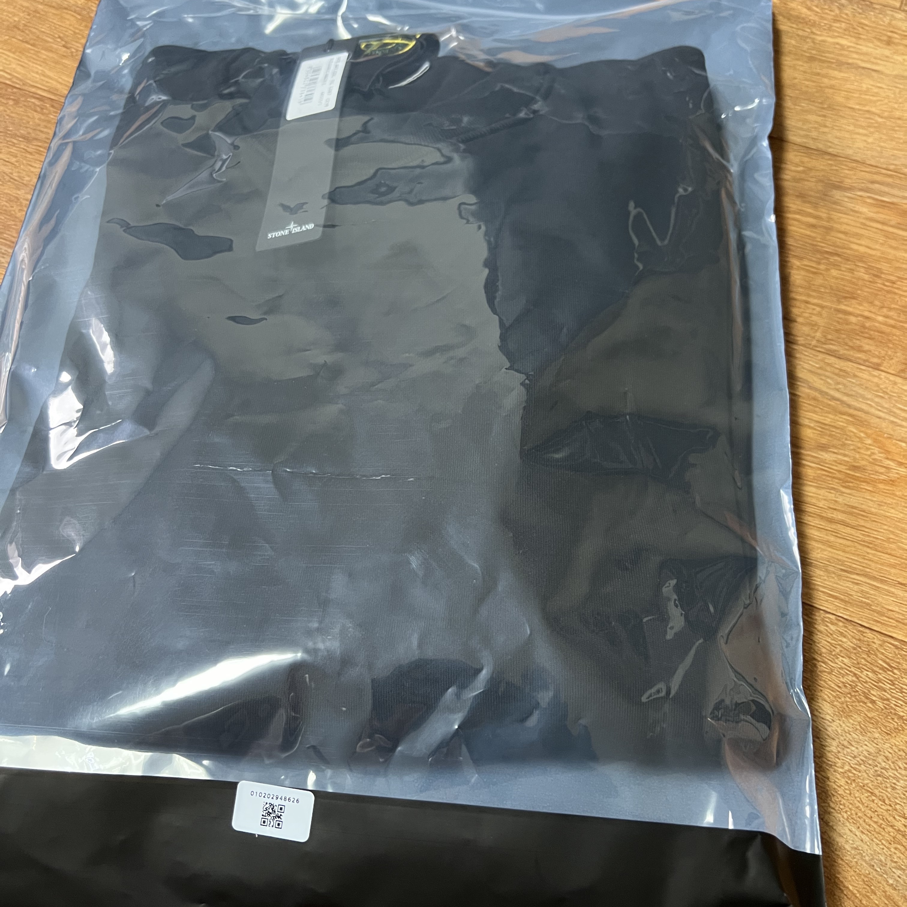 Stone Island 63051 Crewneck Sweatshirt Black - 22SS 착용 스타일