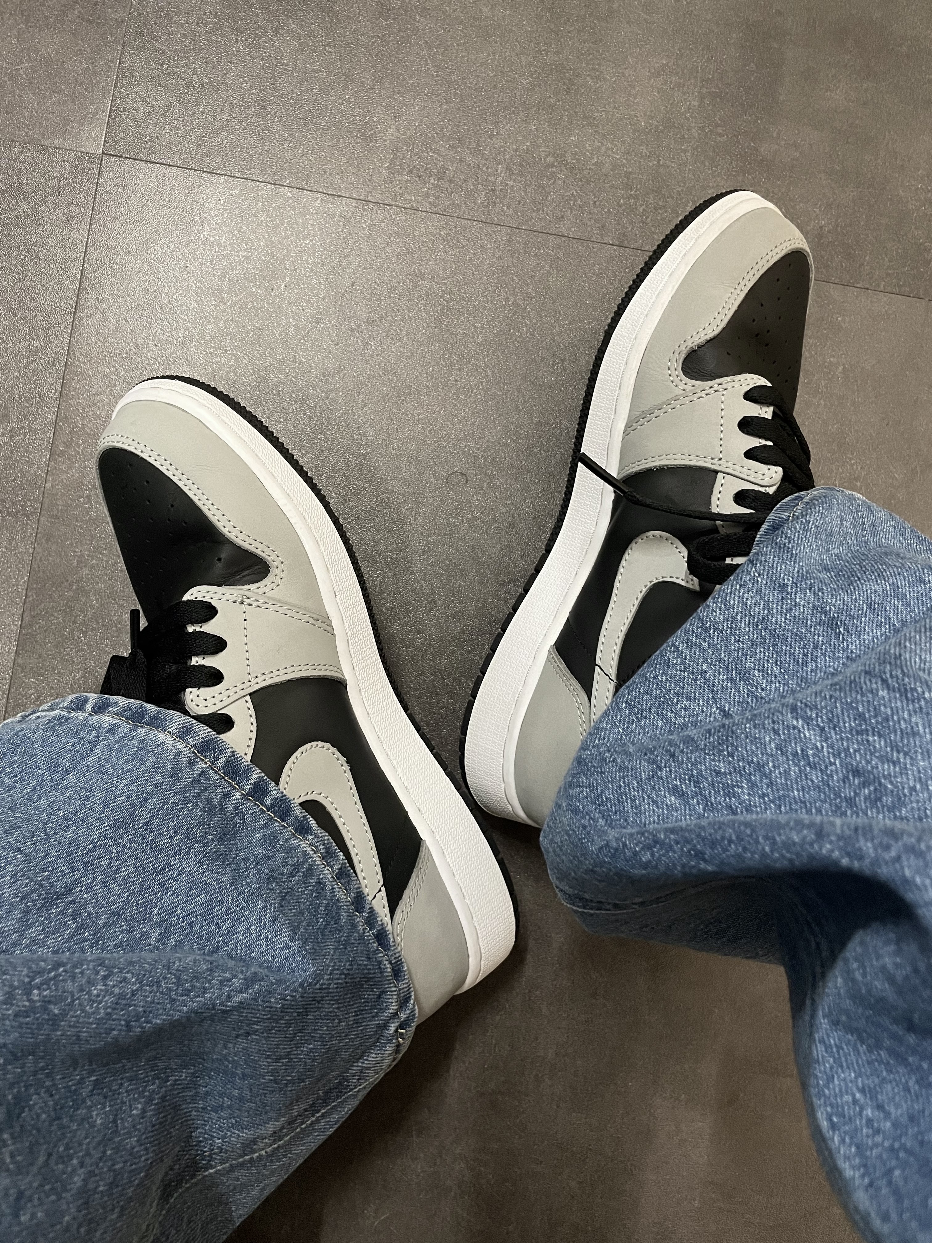 Jordan 1 Retro High OG Shadow 2.0, (GS) Jordan 1 Retro High OG Shadow 2.0 착용 스타일 - 2