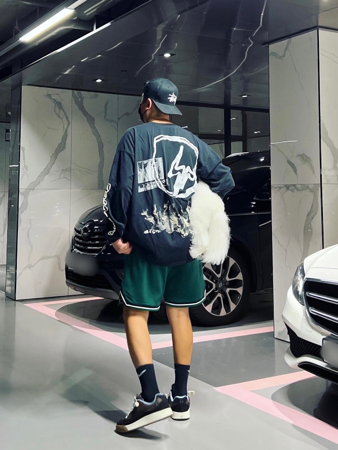 Dior x Cactus Jack B713 Sneakers Mocha Black 착용 스타일 - 1