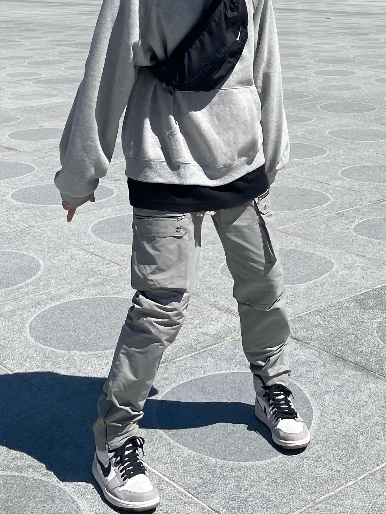 Jordan 1 Element Gore-Tex Sail, Permanent Archive Side Pocket Zip Pants Foggy 착용 스타일 - 2