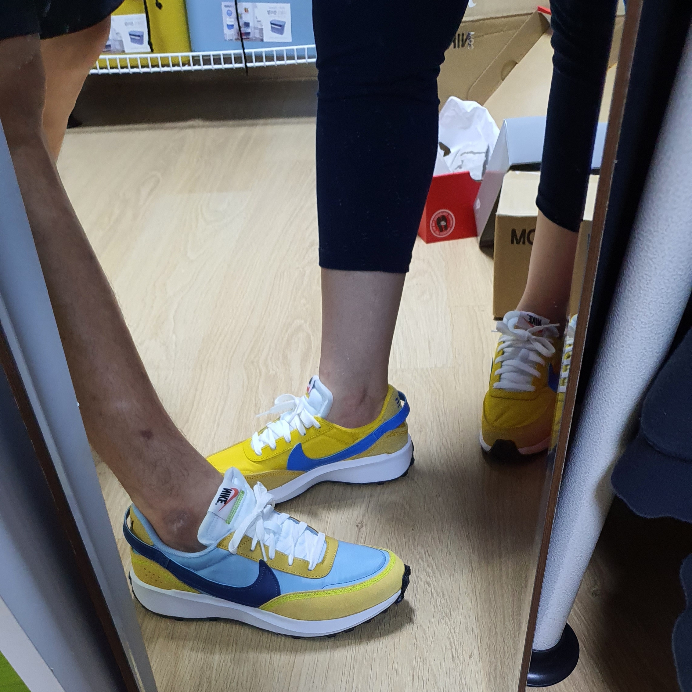 Nike Waffle Debut Boarder Blue Mystic Navy, (W) Nike Waffle Debut Vivid Sulfur 착용 스타일 - 3