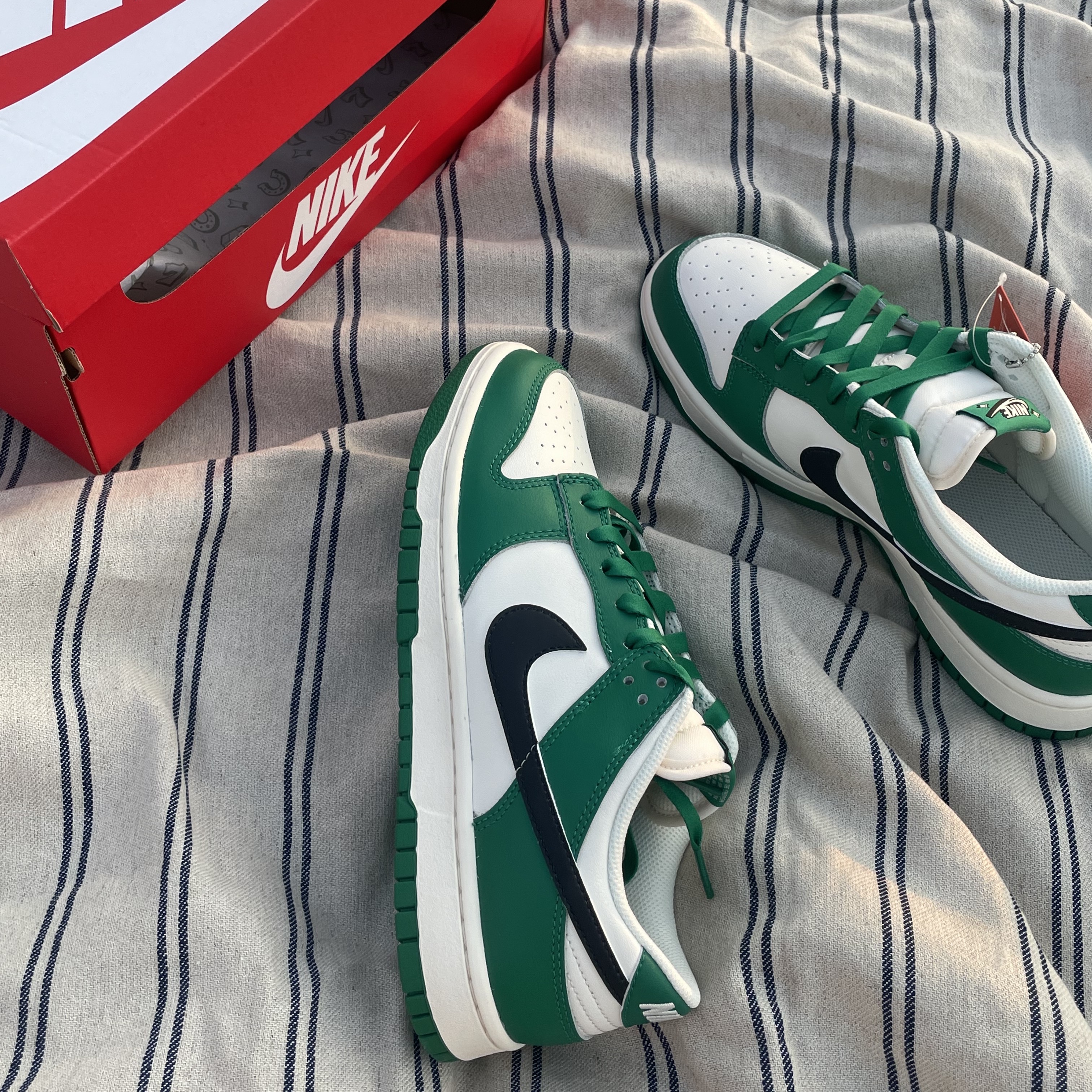Nike Dunk Low Retro SE Jackpot Malachite 착용 스타일