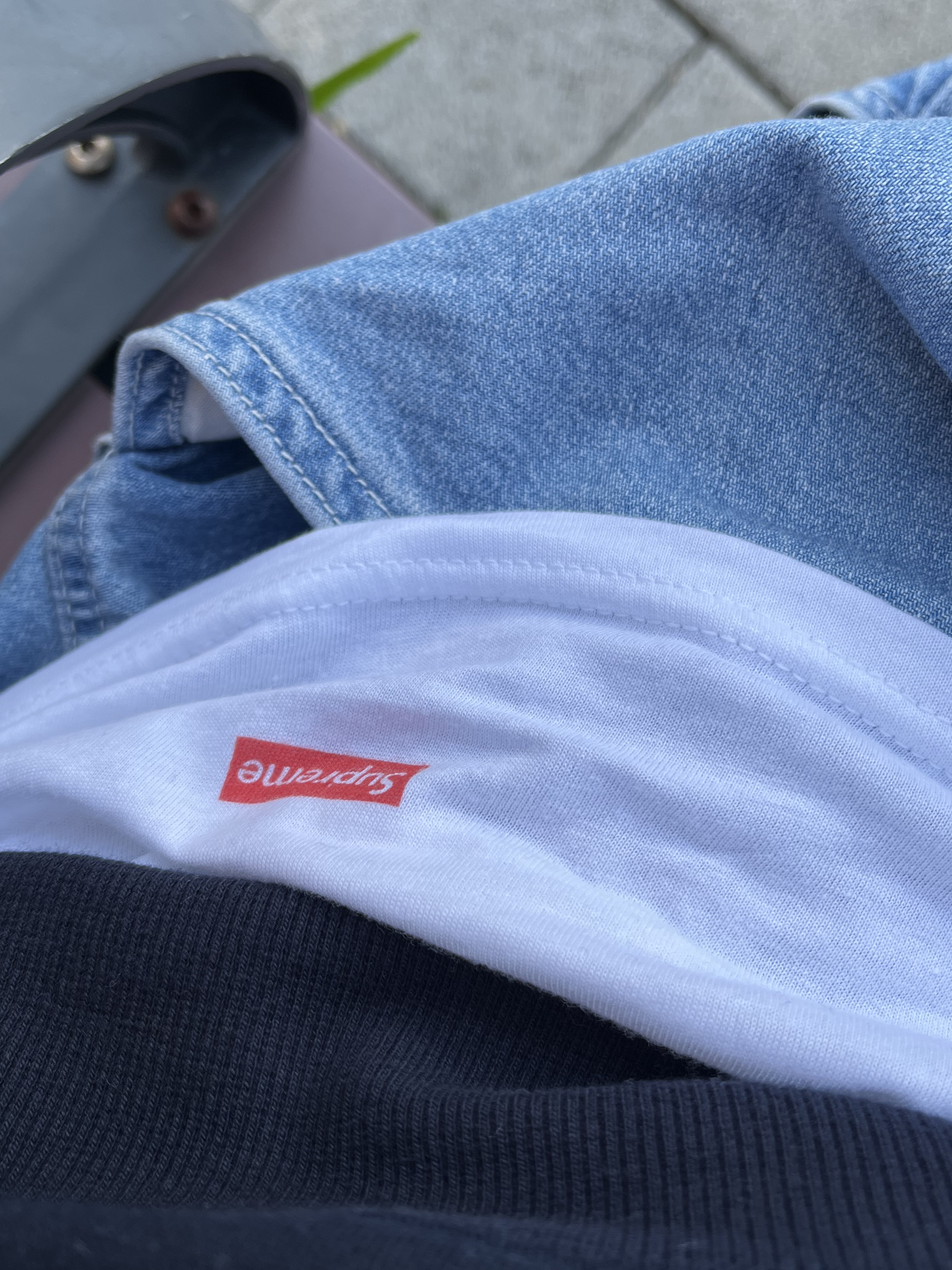 Supreme Hanes Tagless T-Shirt White (3 Pack) 착용 스타일