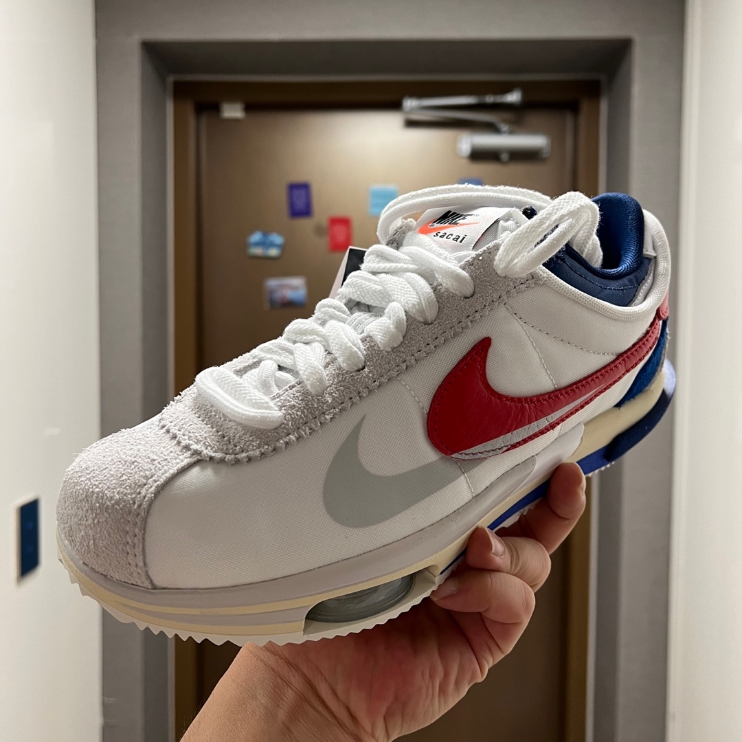 Nike x Sacai Zoom Cortez SP White and University Red 착용 스타일