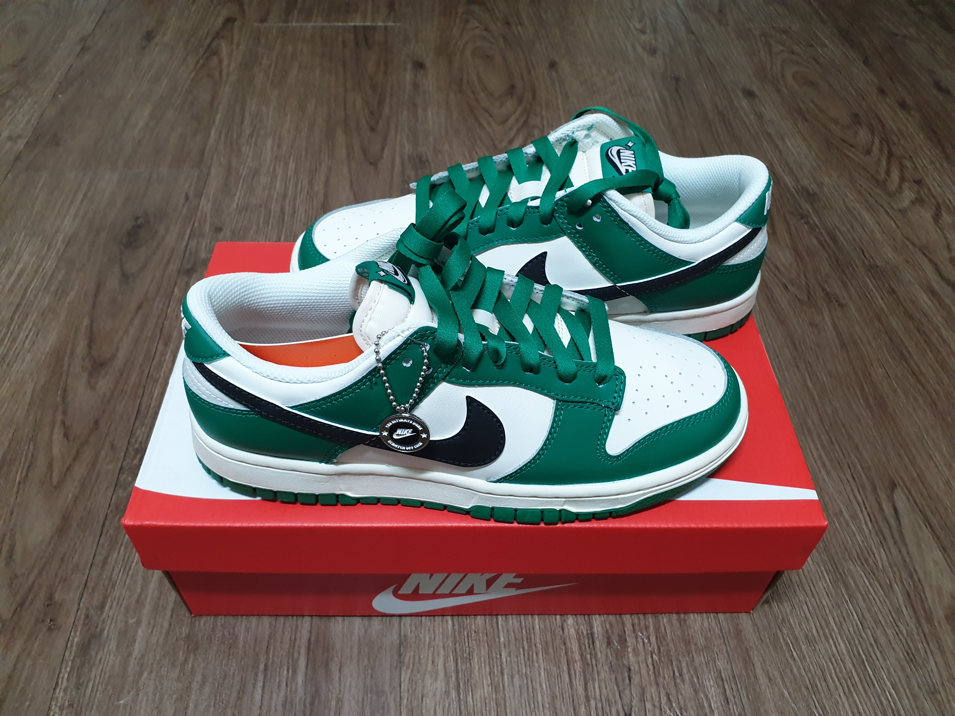 Nike Dunk Low Retro SE Jackpot Malachite 착용 스타일 - 3