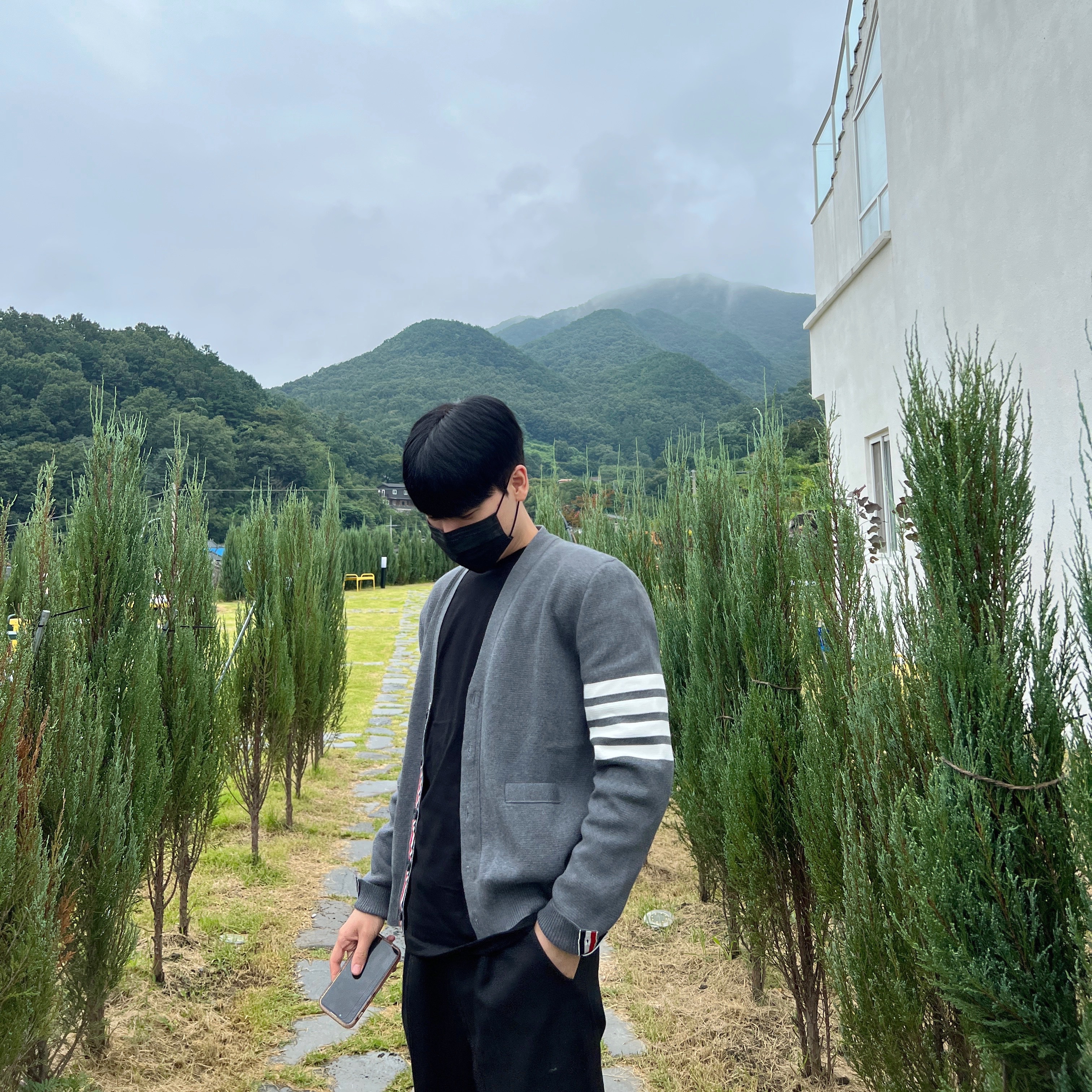 Thom Browne Milano Stitch 4-Bar Cardigan Medium Grey 착용 스타일