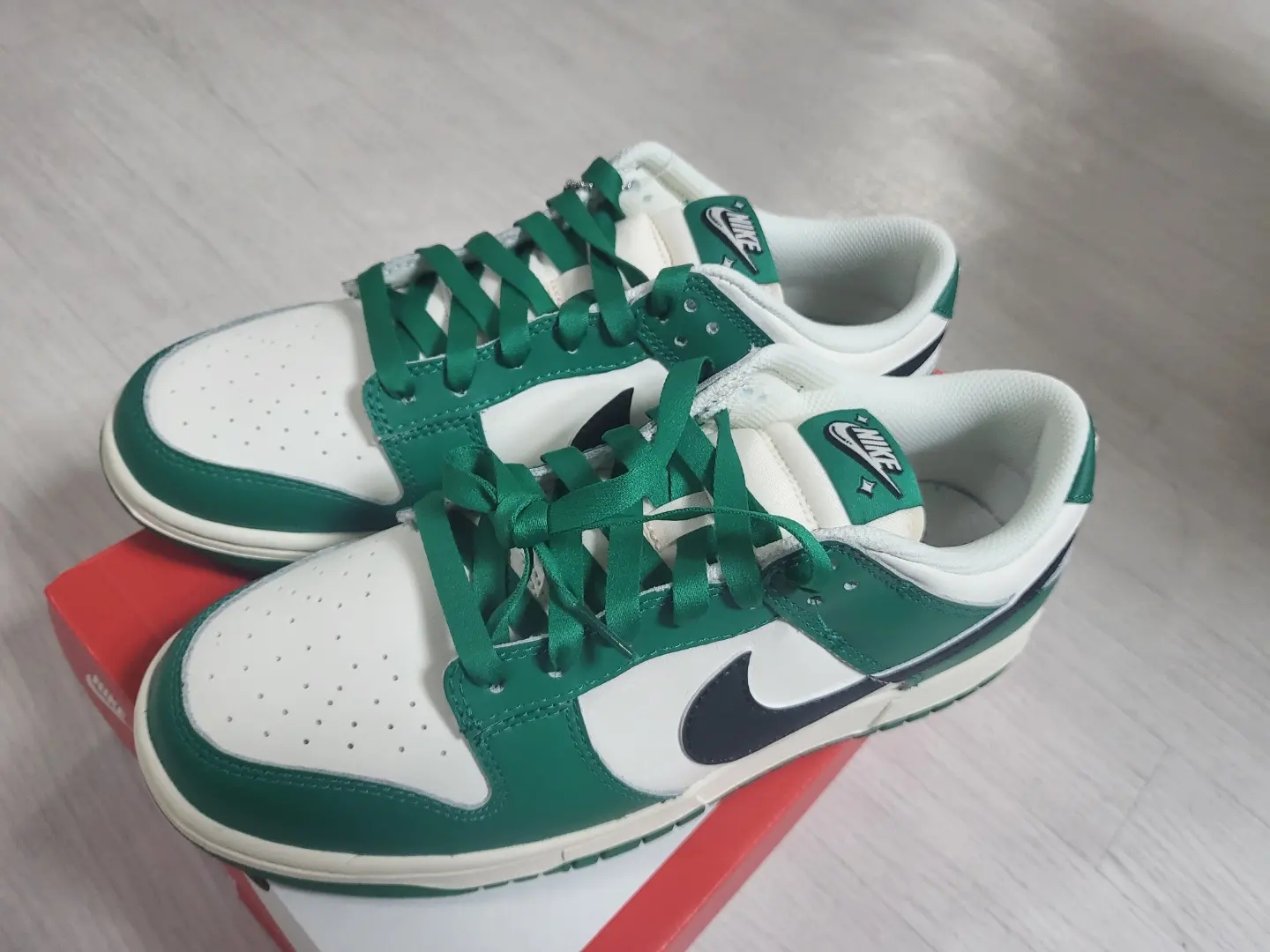 Nike Dunk Low Retro SE Jackpot Malachite 착용 스타일 - 1