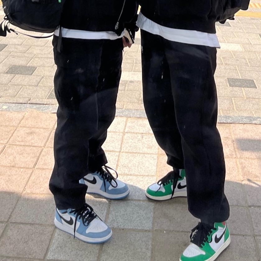 Jordan 1 Retro High OG University Blue, (W) Jordan 1 Retro High OG Lucky Green 착용 스타일 - 1
