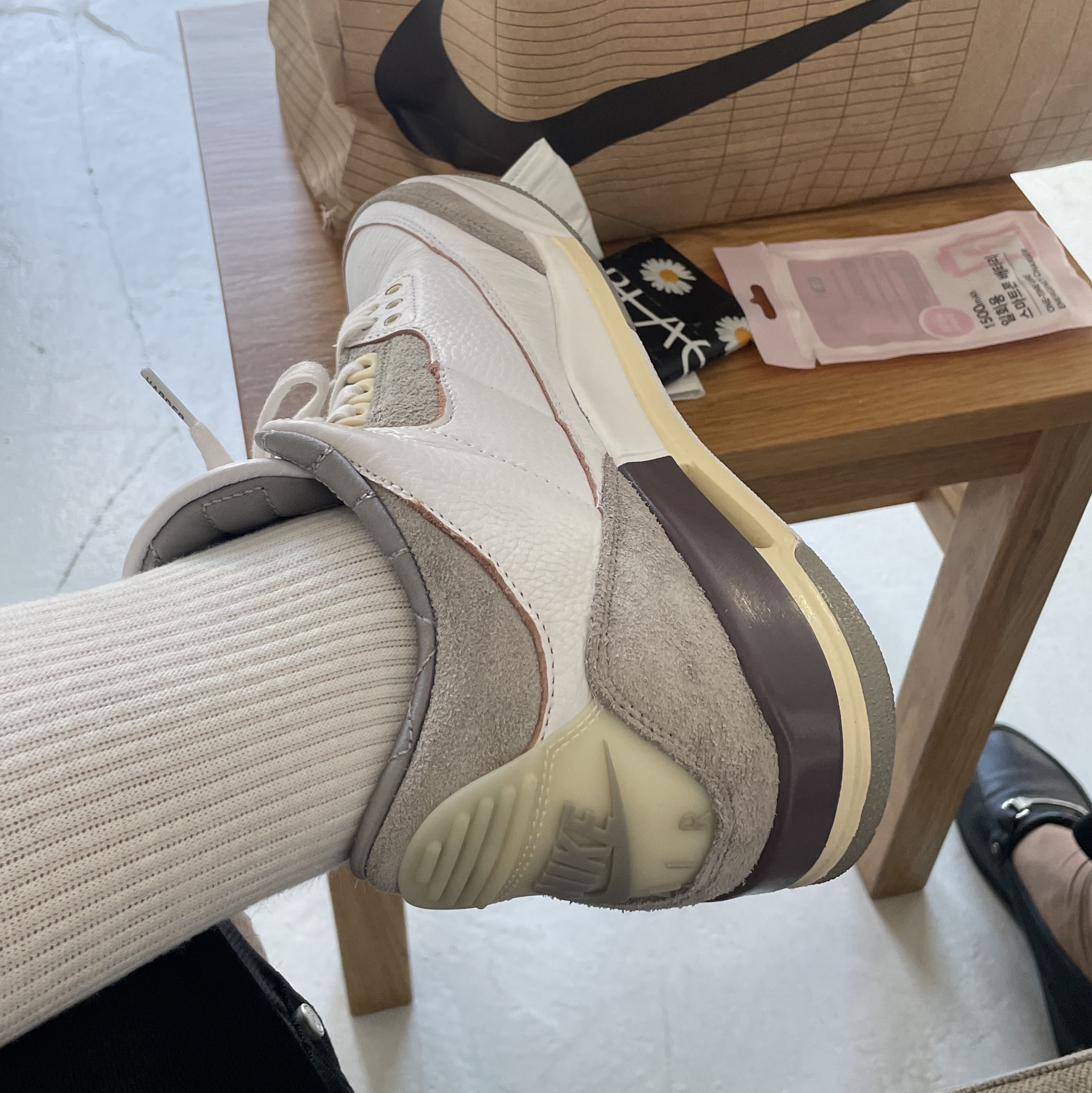 (W) Jordan 3 x A Ma Maniere Retro SP, Undermycar Sioki Inne Basketball Shorts Ink Black - 22SS 착용 스타일 - 2
