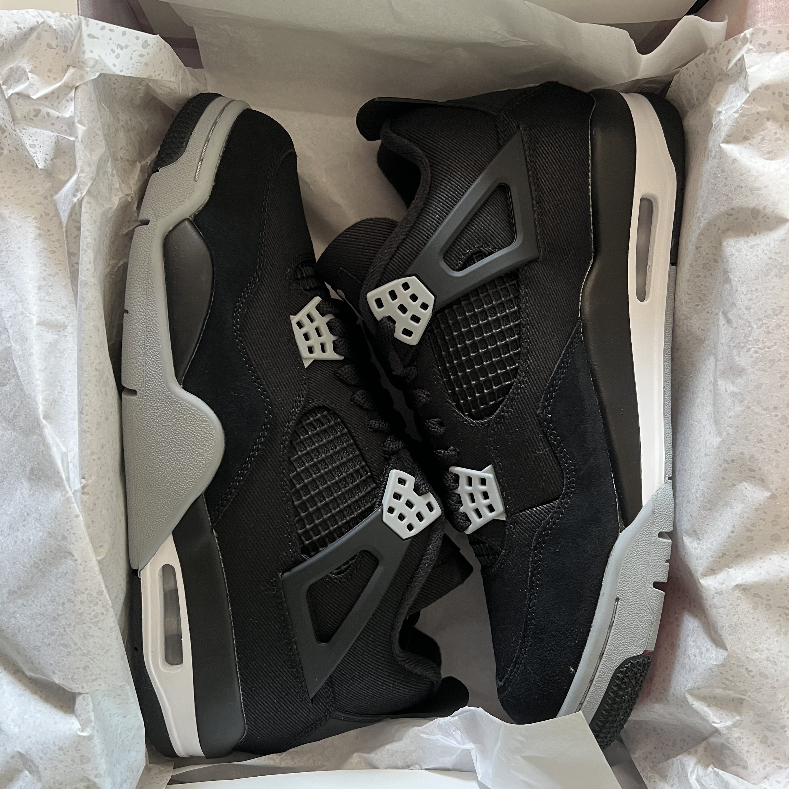 Jordan 4 Retro SE Black and Light Steel 착용 스타일 - 3