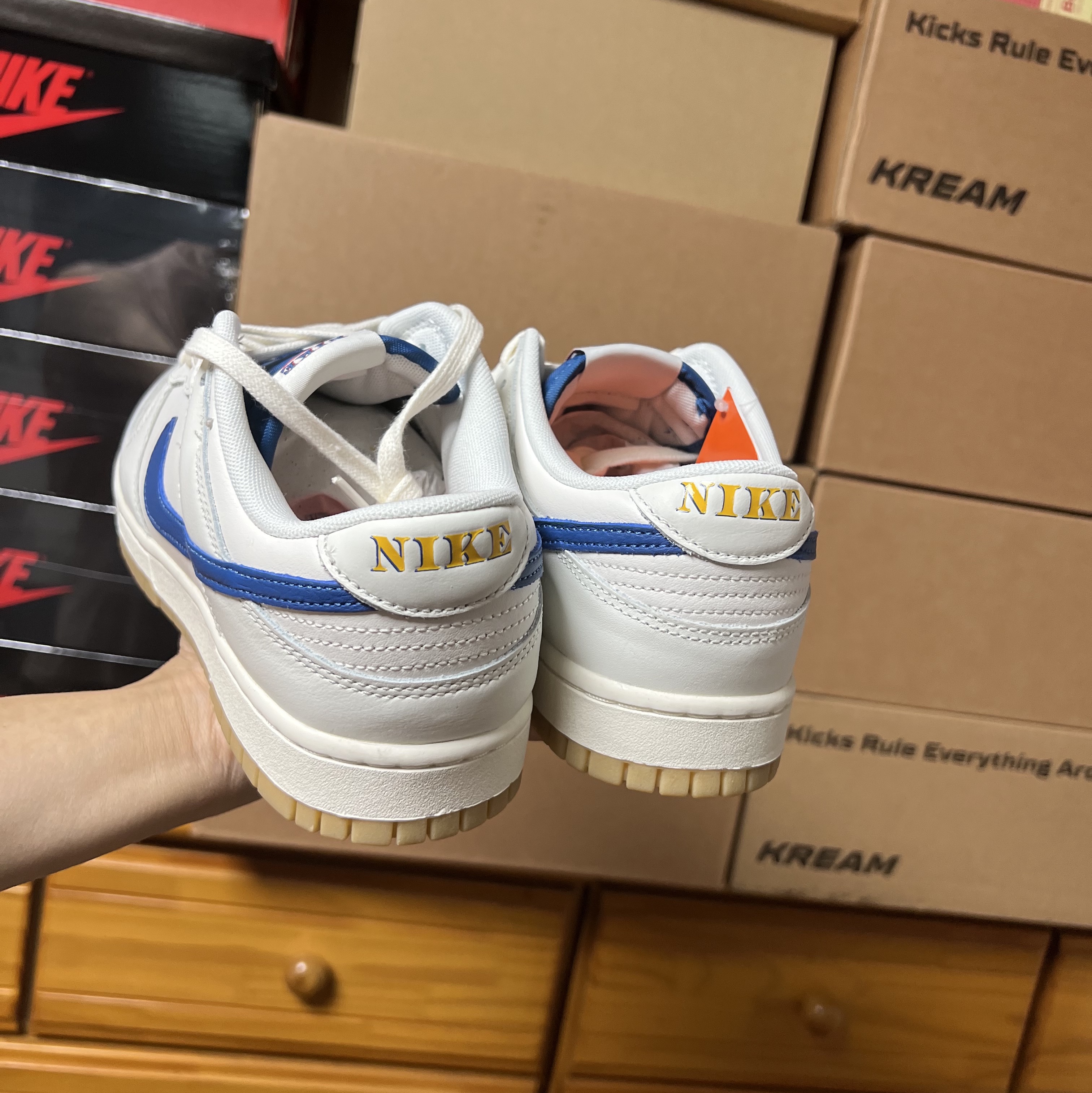 Nike Dunk Low SE Sail Dark Marina Blue 착용 스타일 - 4