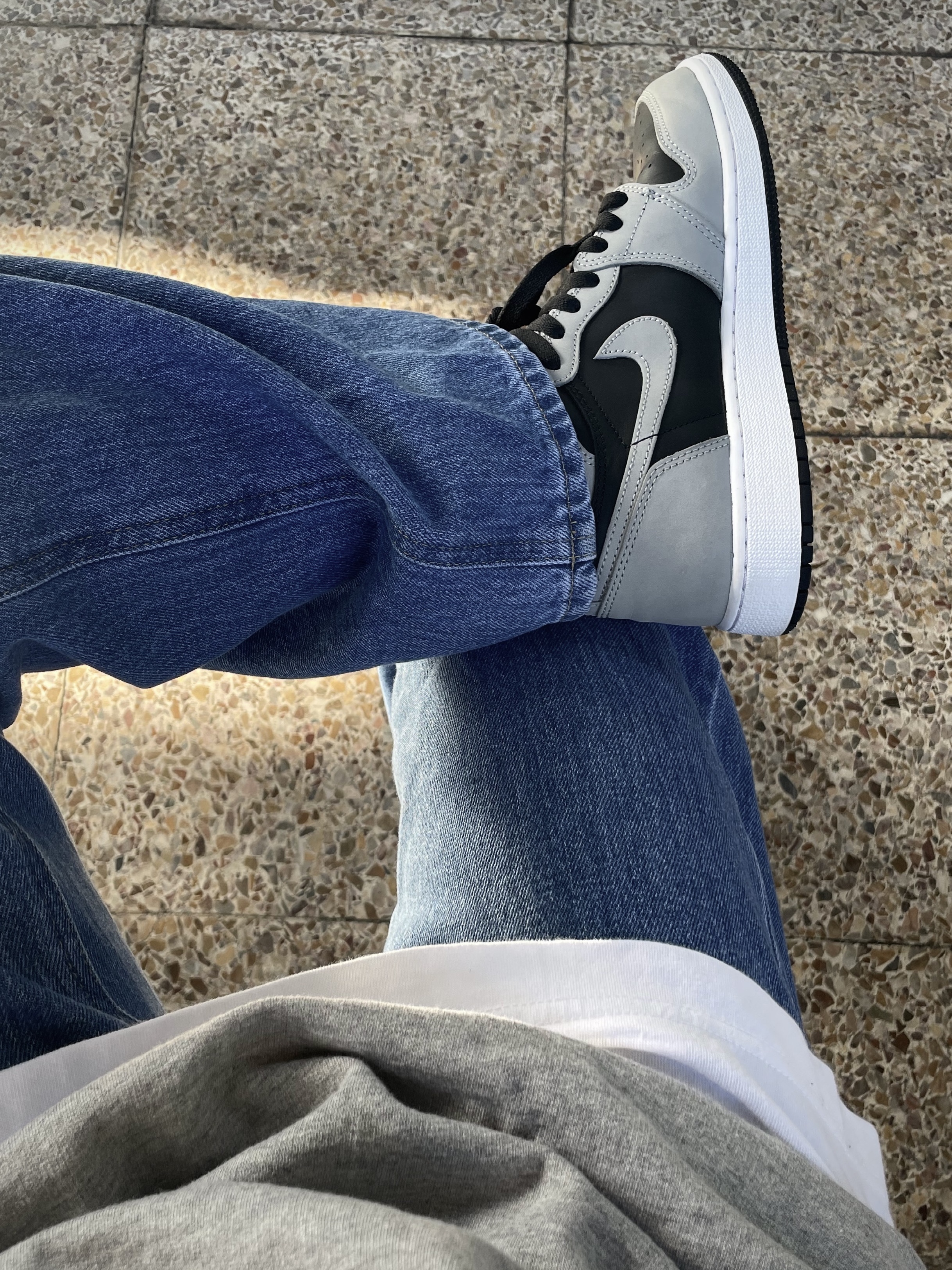 Jordan 1 Retro High OG Shadow 2.0, (GS) Jordan 1 Retro High OG Shadow 2.0 착용 스타일 - 1
