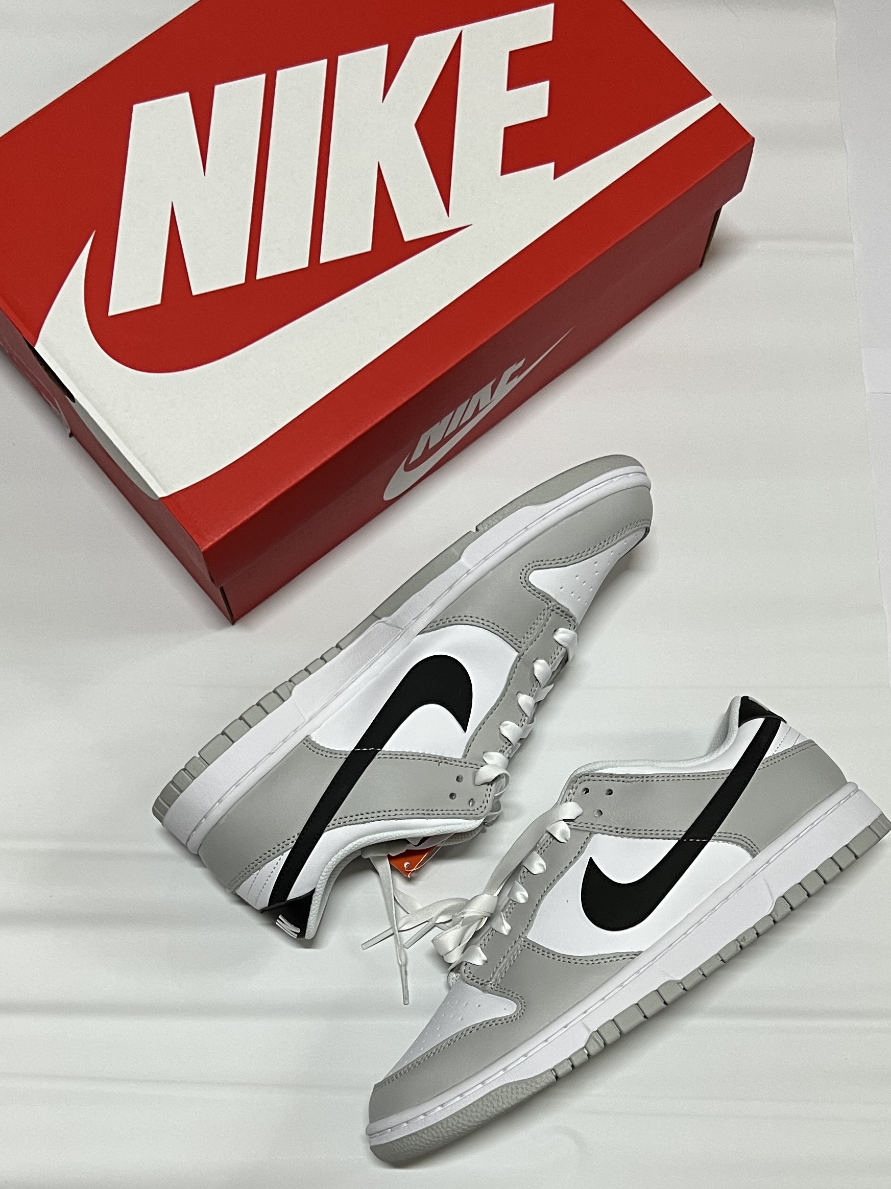 Nike Dunk Low Retro SE Jackpot Grey Fog 착용 스타일