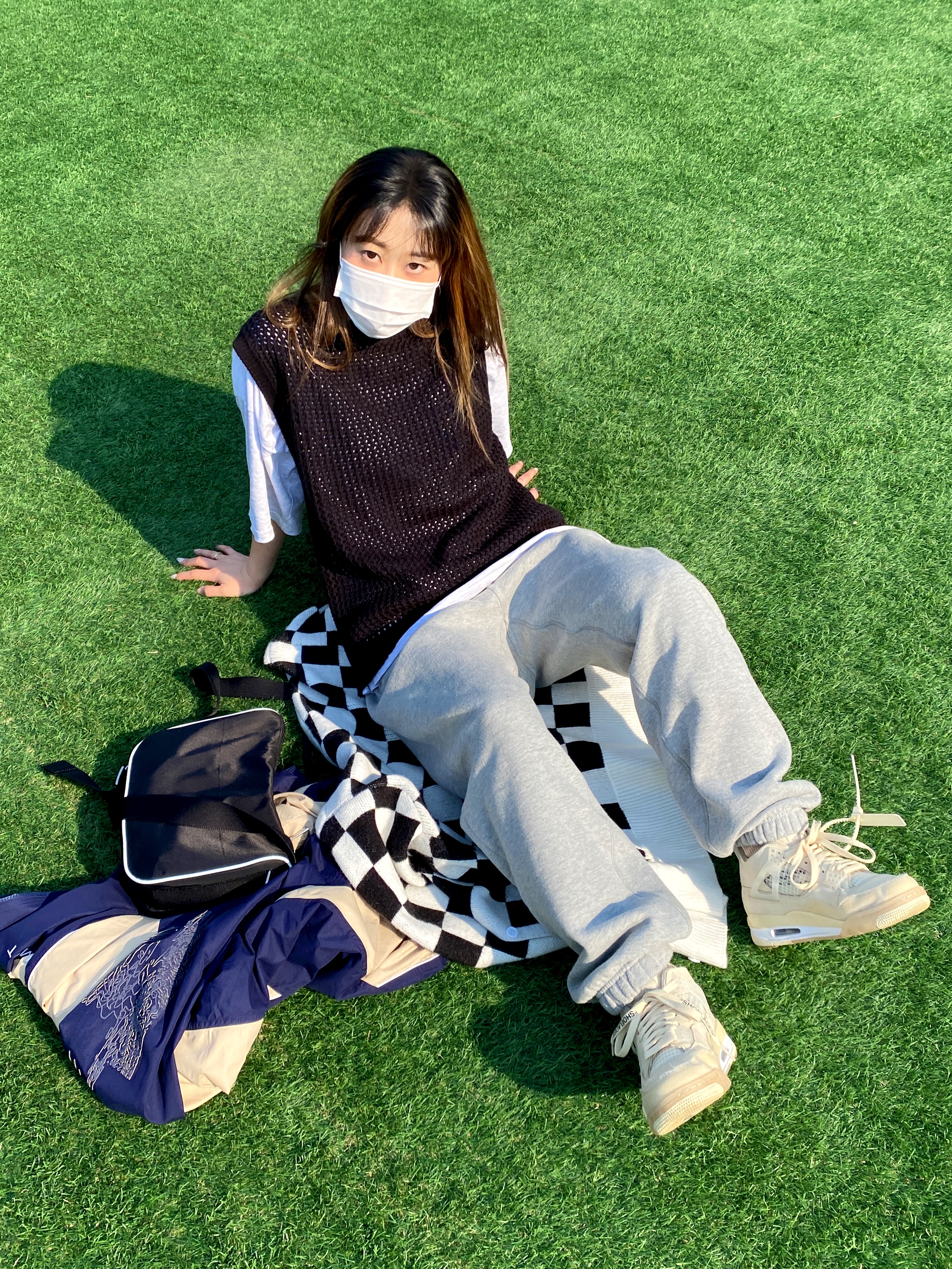 (W) Jordan 4 x Off-White Retro SP Sail, Nike x Cav Empt Track Jacket Navy 착용 스타일 - 1