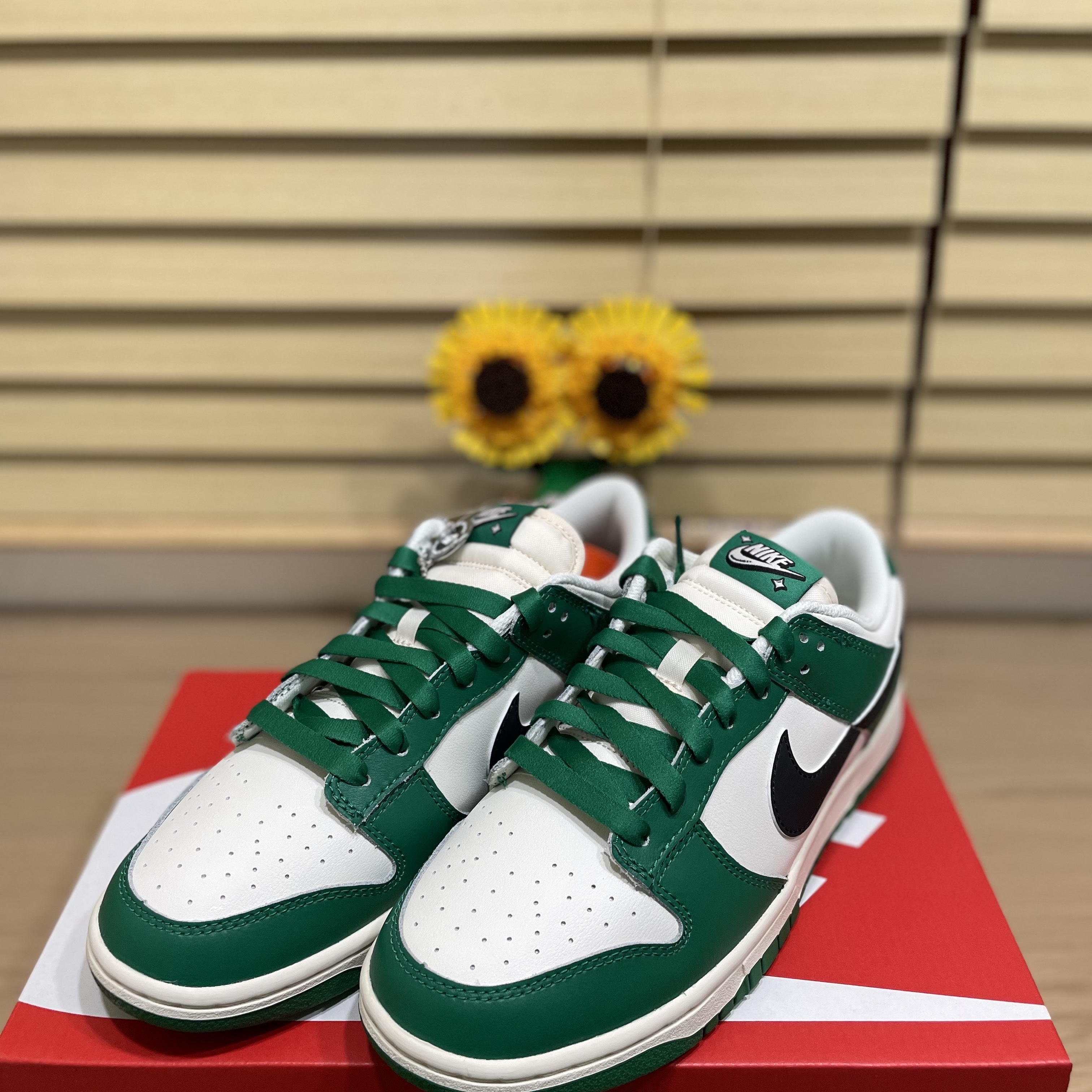 Nike Dunk Low Retro SE Jackpot Malachite 착용 스타일
