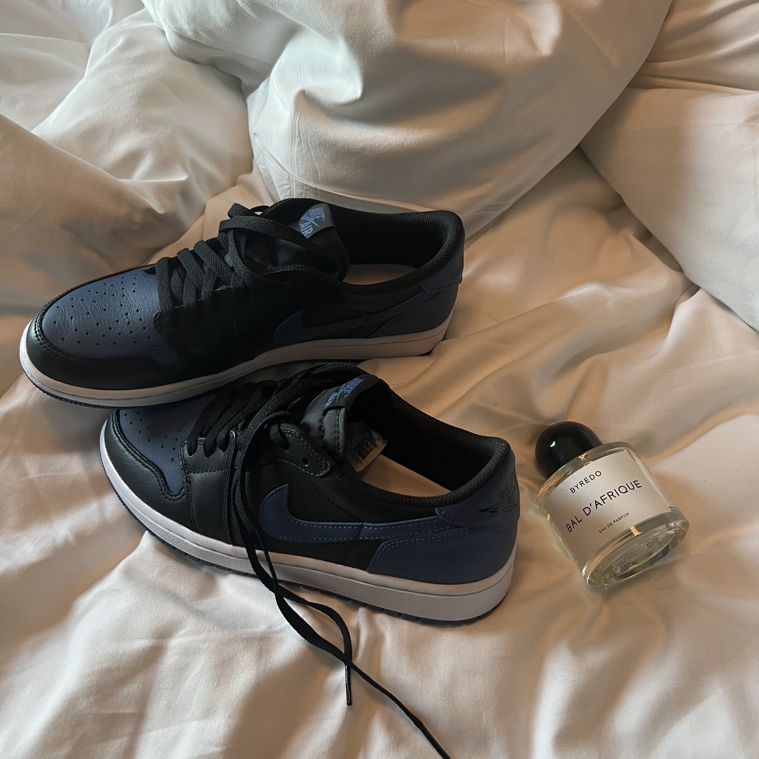 Jordan 1 Retro Low OG Mystic Navy 착용 스타일 - 2