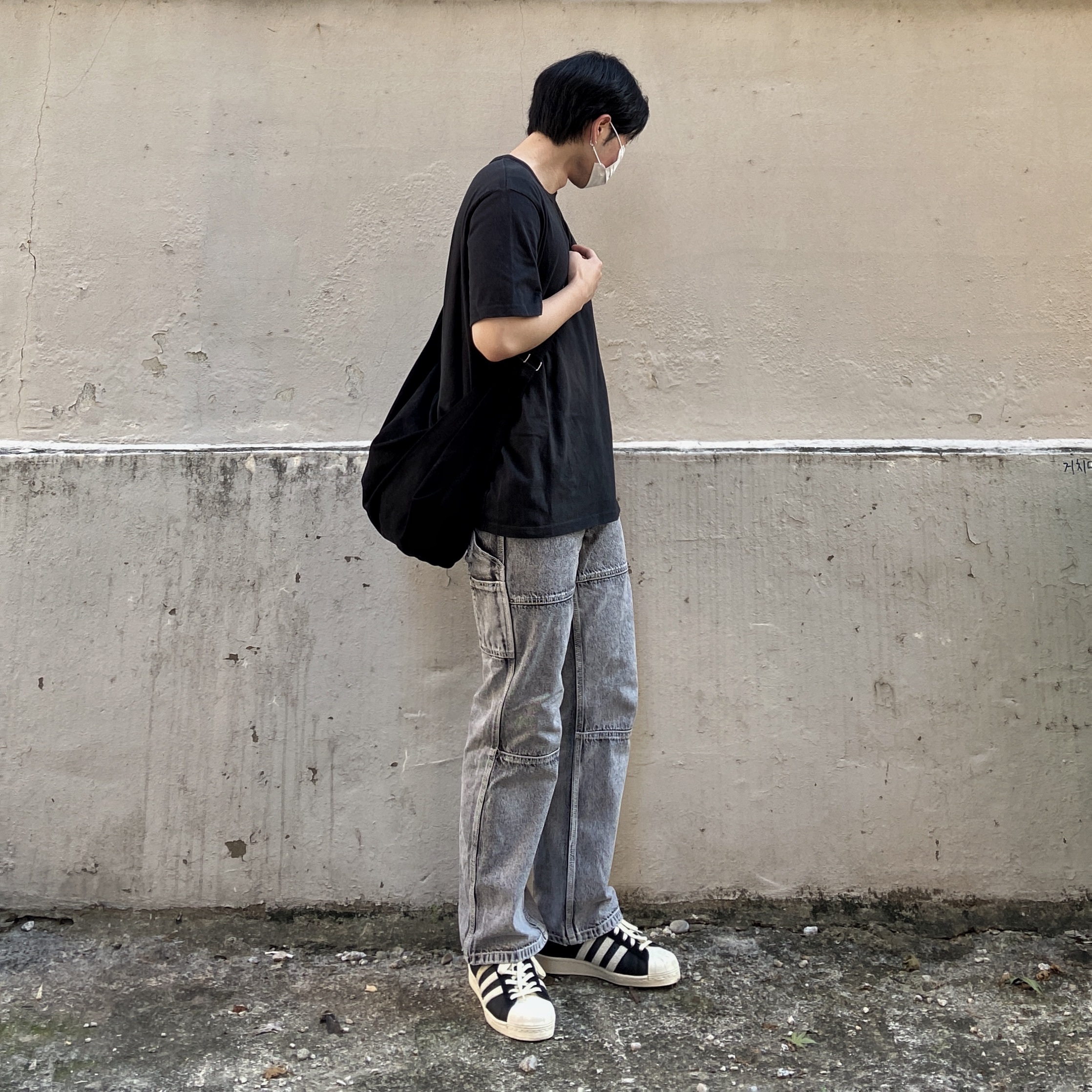 Adidas Superstar 82 Black White 착용 스타일