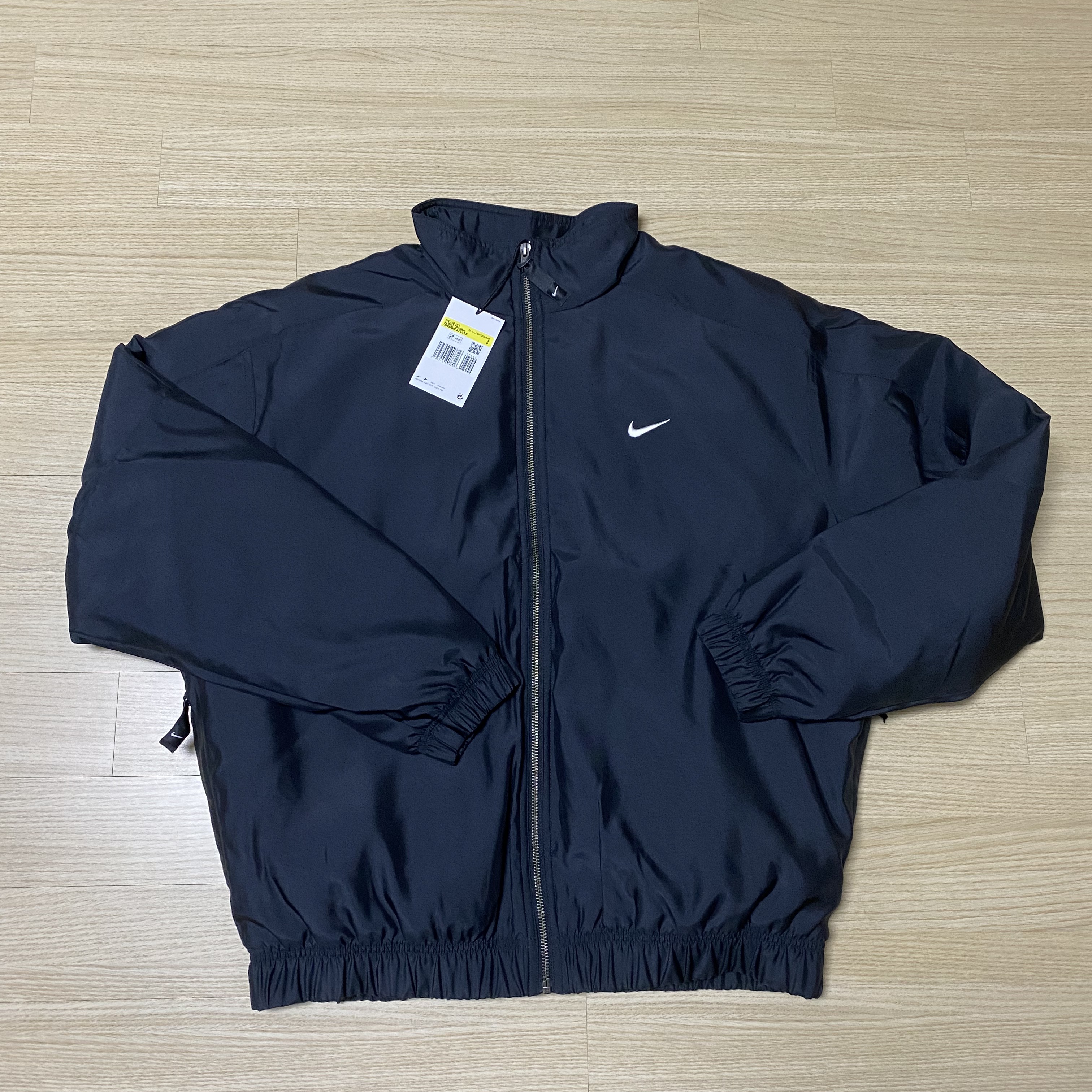 Nike NRG Solo Swoosh Satin Bomber Jacket Black Doll - US/EU 착용 스타일