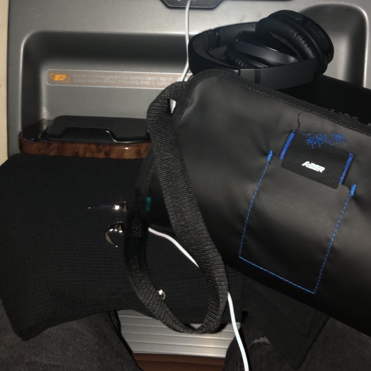 Ader Error x Eastpak Shoulder Bag Black 착용 스타일 - 1