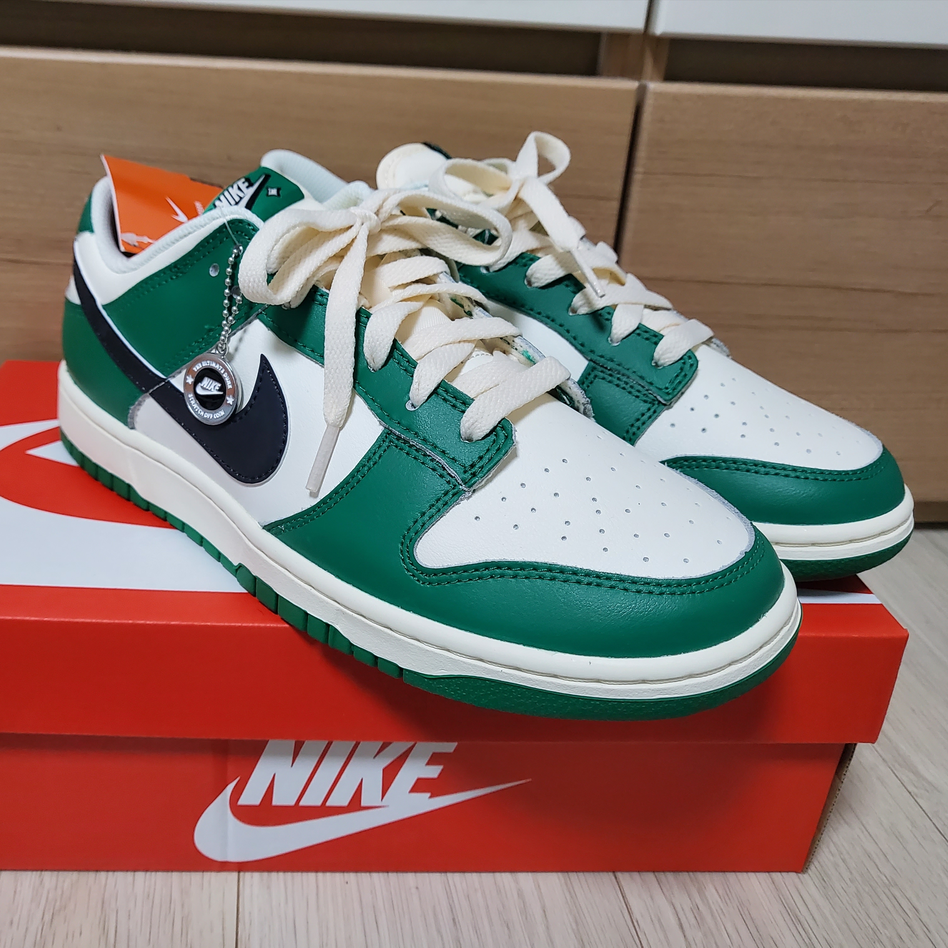 Nike Dunk Low Retro SE Jackpot Malachite 착용 스타일