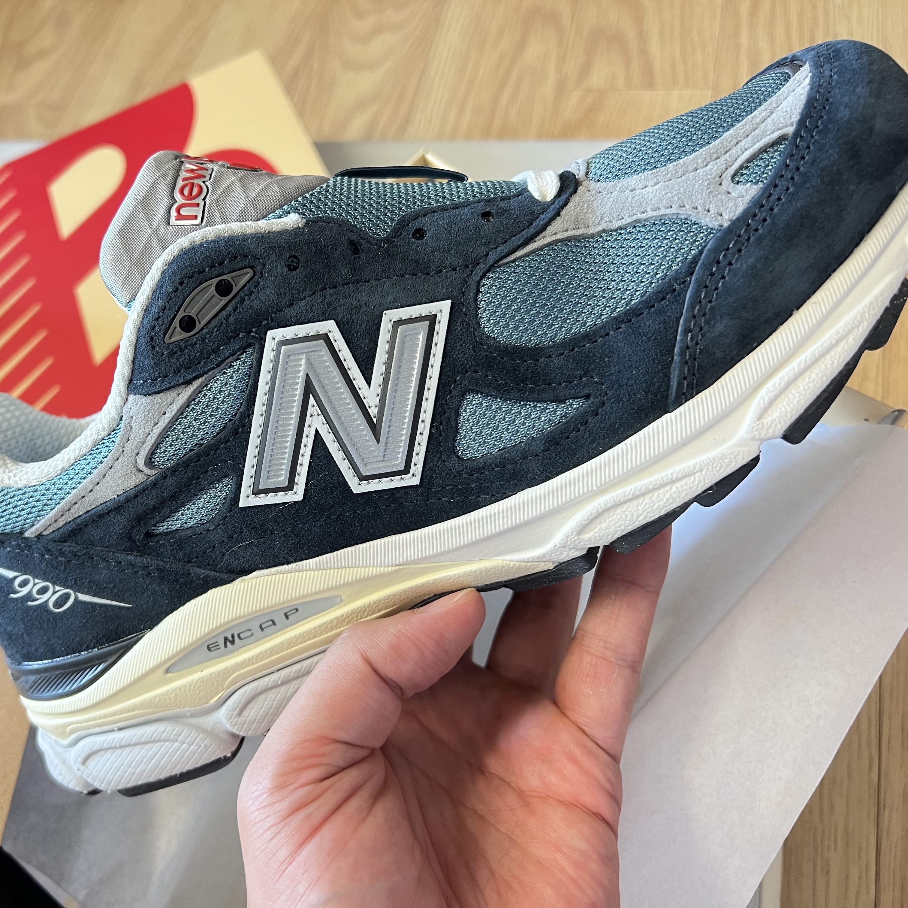 New Balance 990v3 Made in USA Navy Spring Tide 착용 스타일
