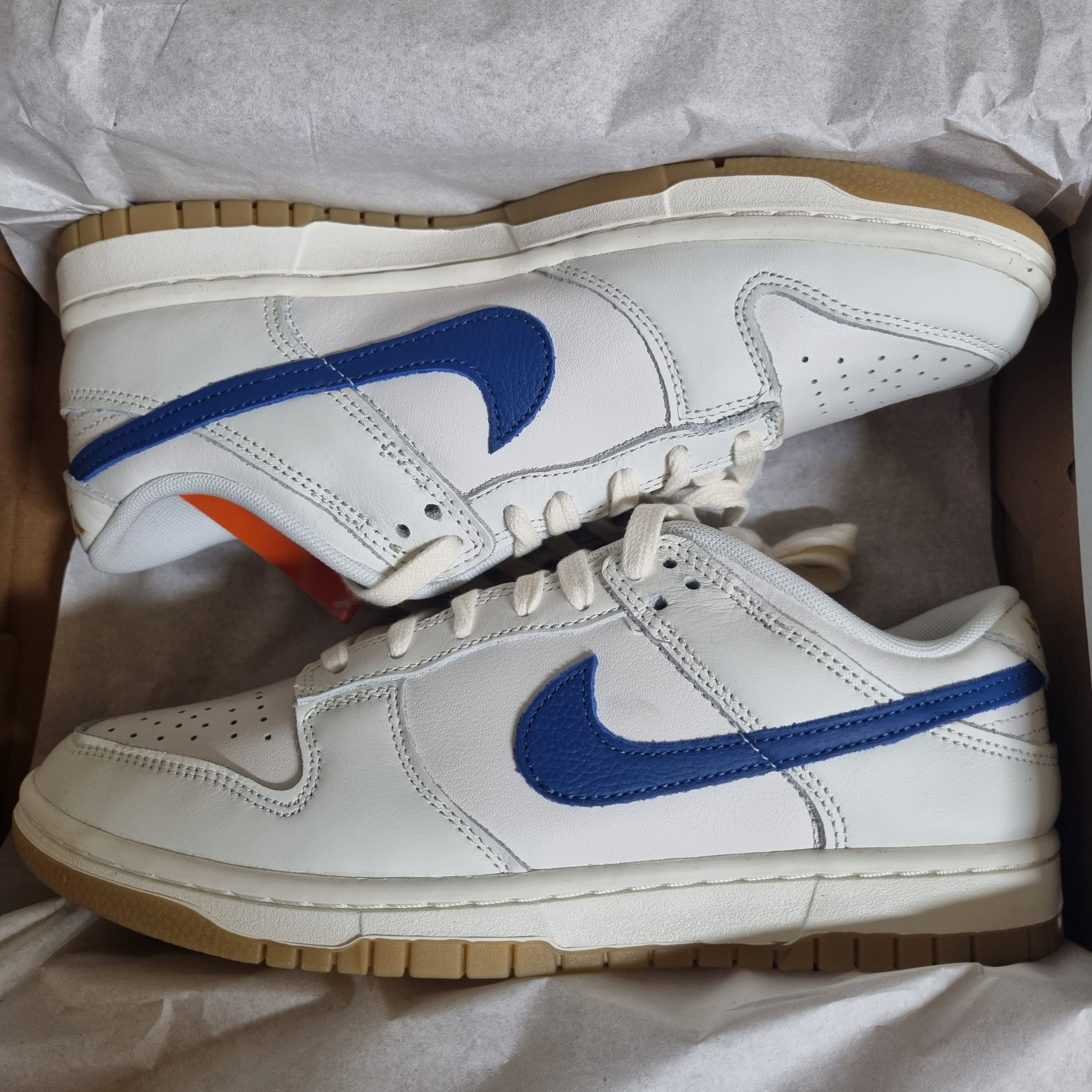 Nike Dunk Low SE Sail Dark Marina Blue 착용 스타일