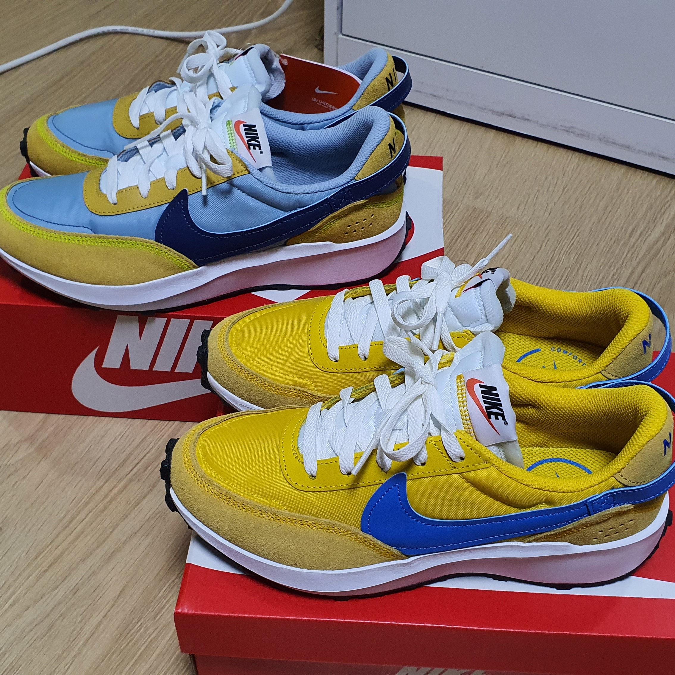 Nike Waffle Debut Boarder Blue Mystic Navy, (W) Nike Waffle Debut Vivid Sulfur 착용 스타일 - 1